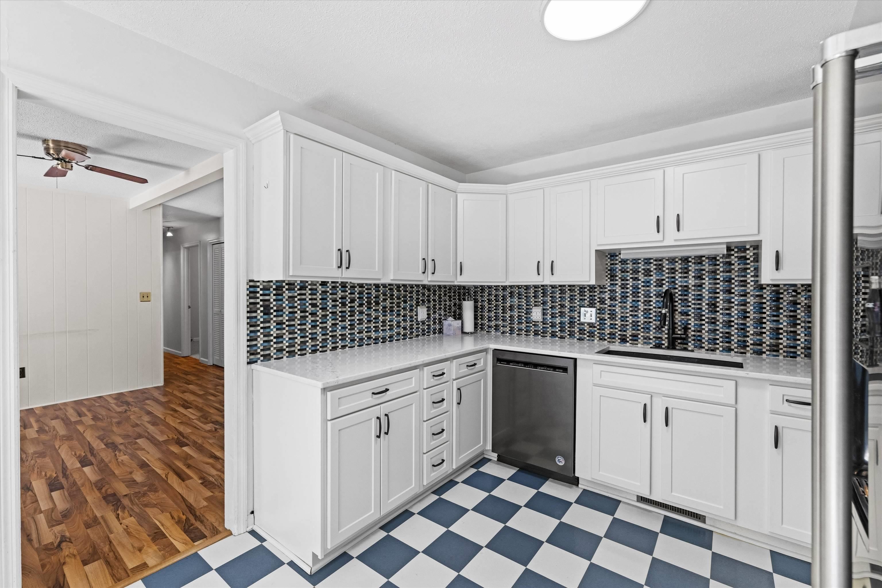 4540 Loftwood Dr, Owensboro, Kentucky 42303, 3 Bedrooms Bedrooms, ,2 BathroomsBathrooms,Single Family Residence,For Sale,Loftwood Dr,95786