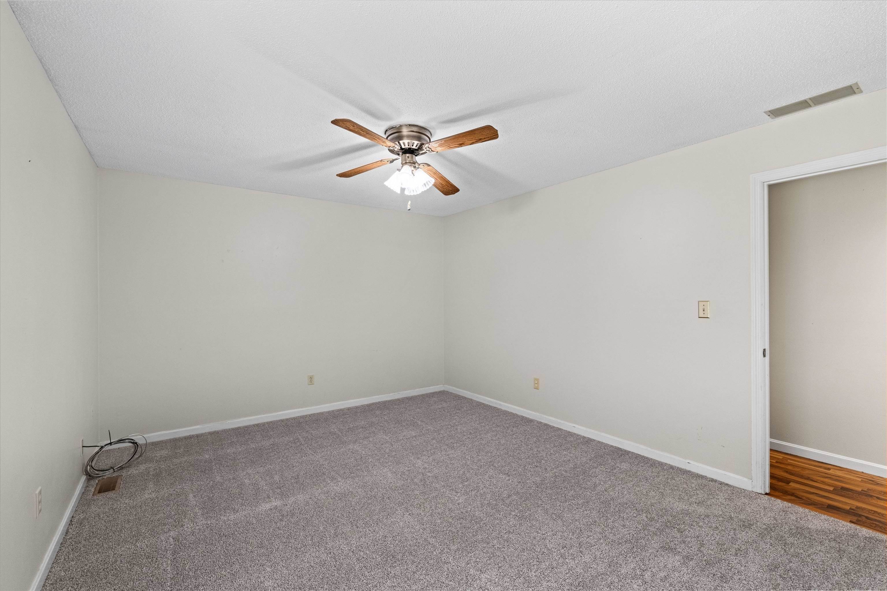 4540 Loftwood Dr, Owensboro, Kentucky 42303, 3 Bedrooms Bedrooms, ,2 BathroomsBathrooms,Single Family Residence,For Sale,Loftwood Dr,95786