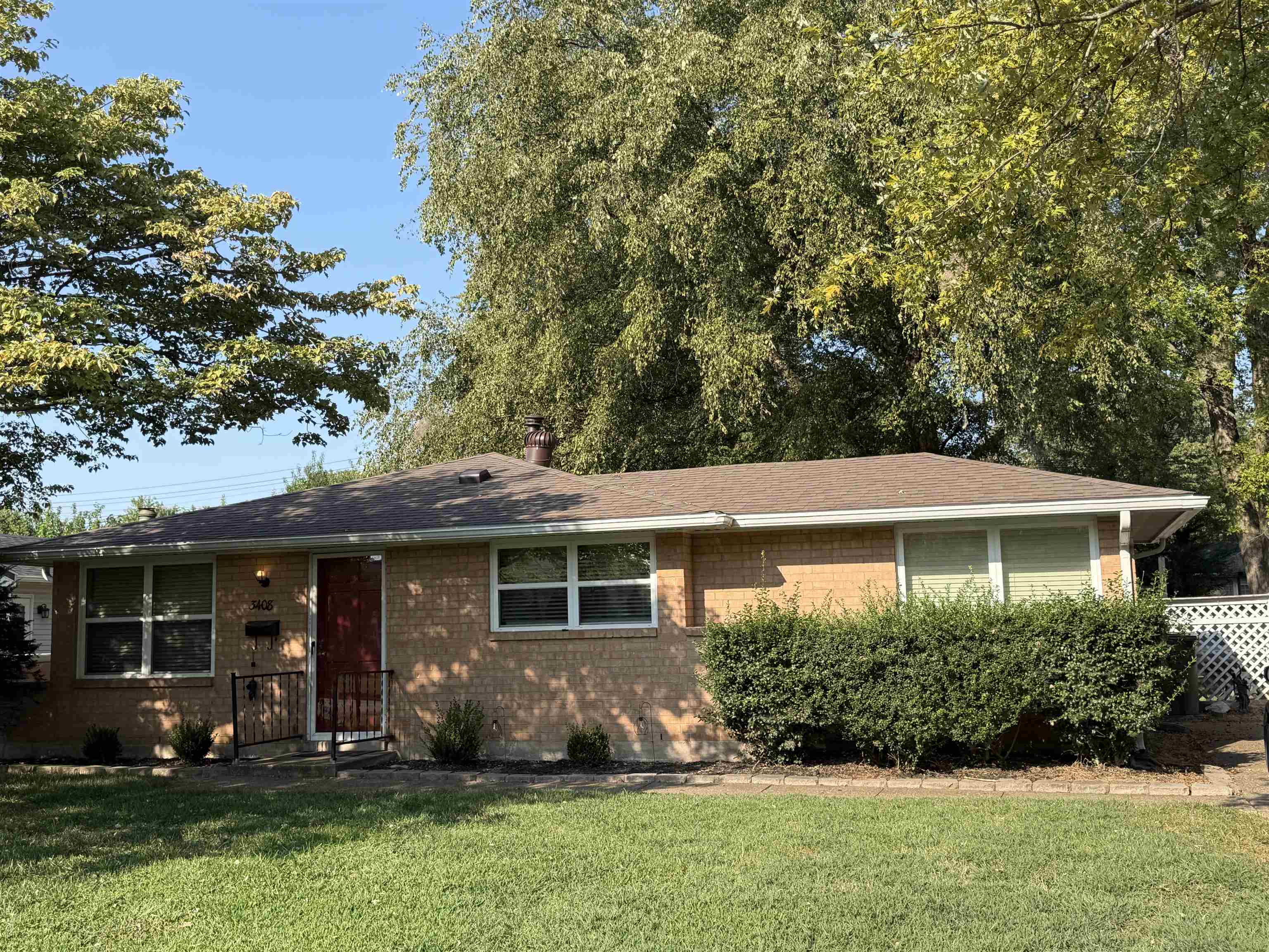 3408 Surrey Drive East, Owensboro, Kentucky 42301, 3 Bedrooms Bedrooms, ,1 BathroomBathrooms,Single Family Residence,For Sale,Surrey Drive East,95787