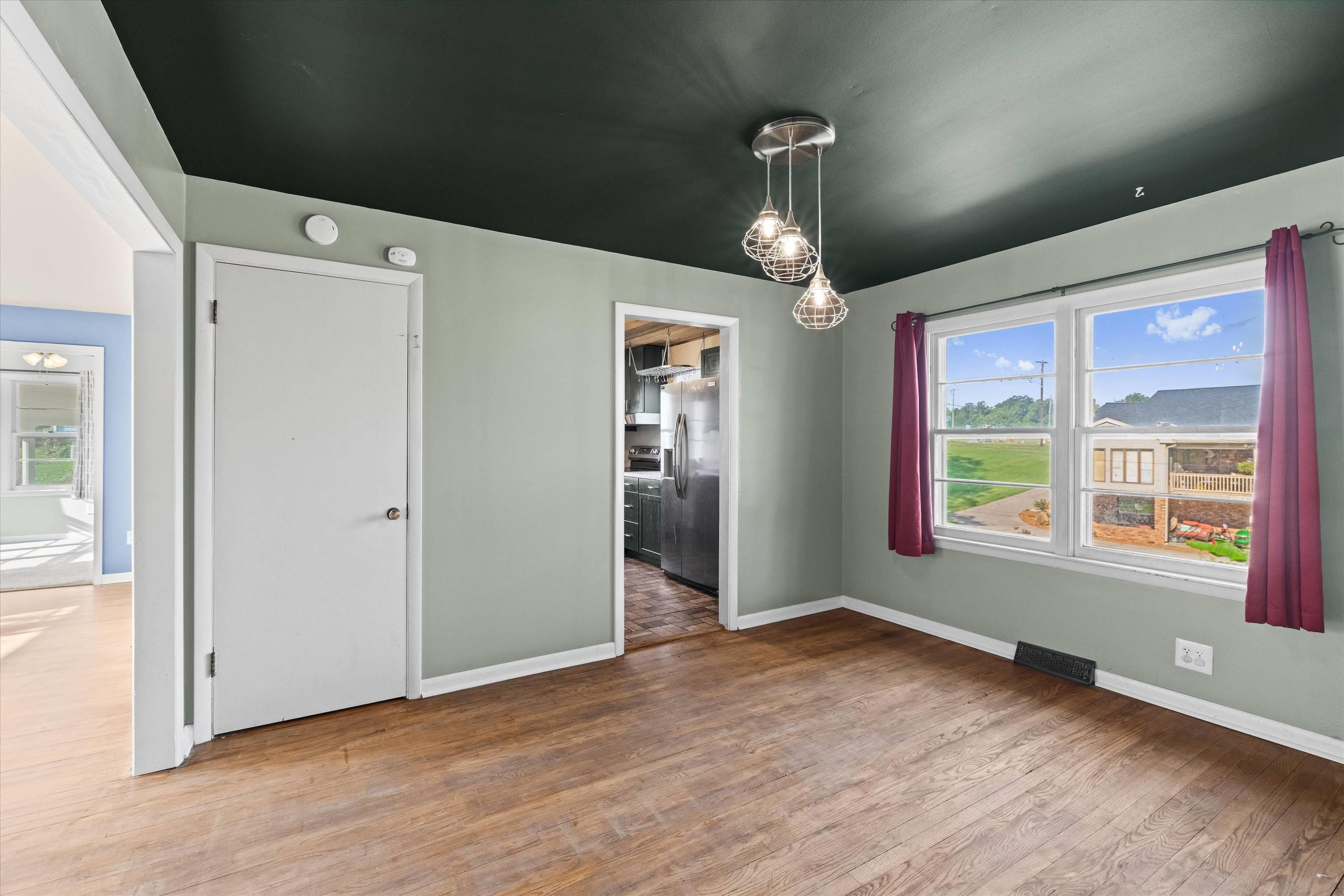 220 s poplar, Morganfield, Kentucky 42437, 4 Bedrooms Bedrooms, ,2 BathroomsBathrooms,Single Family Residence,For Sale,s poplar,95788
