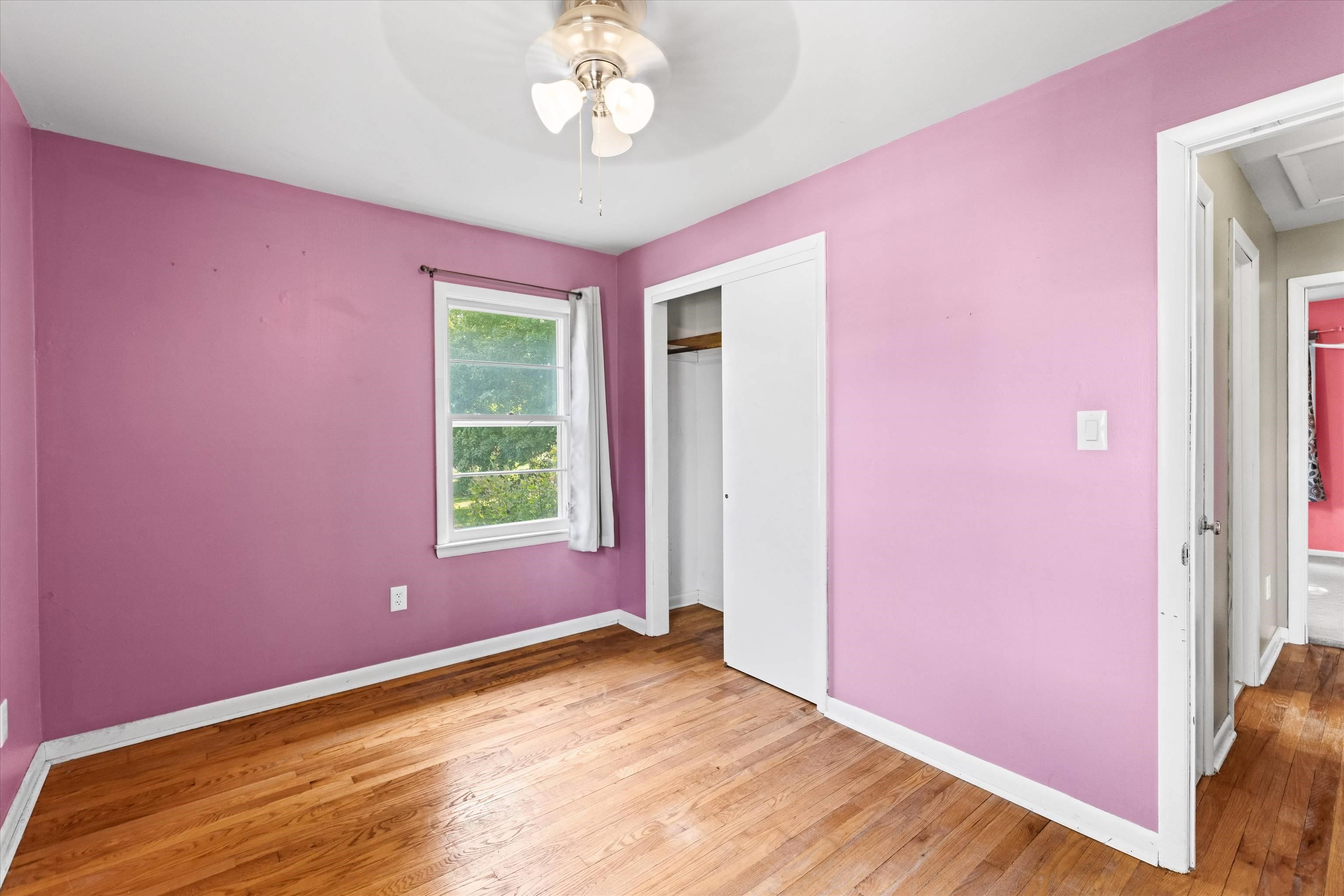 220 s poplar, Morganfield, Kentucky 42437, 4 Bedrooms Bedrooms, ,2 BathroomsBathrooms,Single Family Residence,For Sale,s poplar,95788