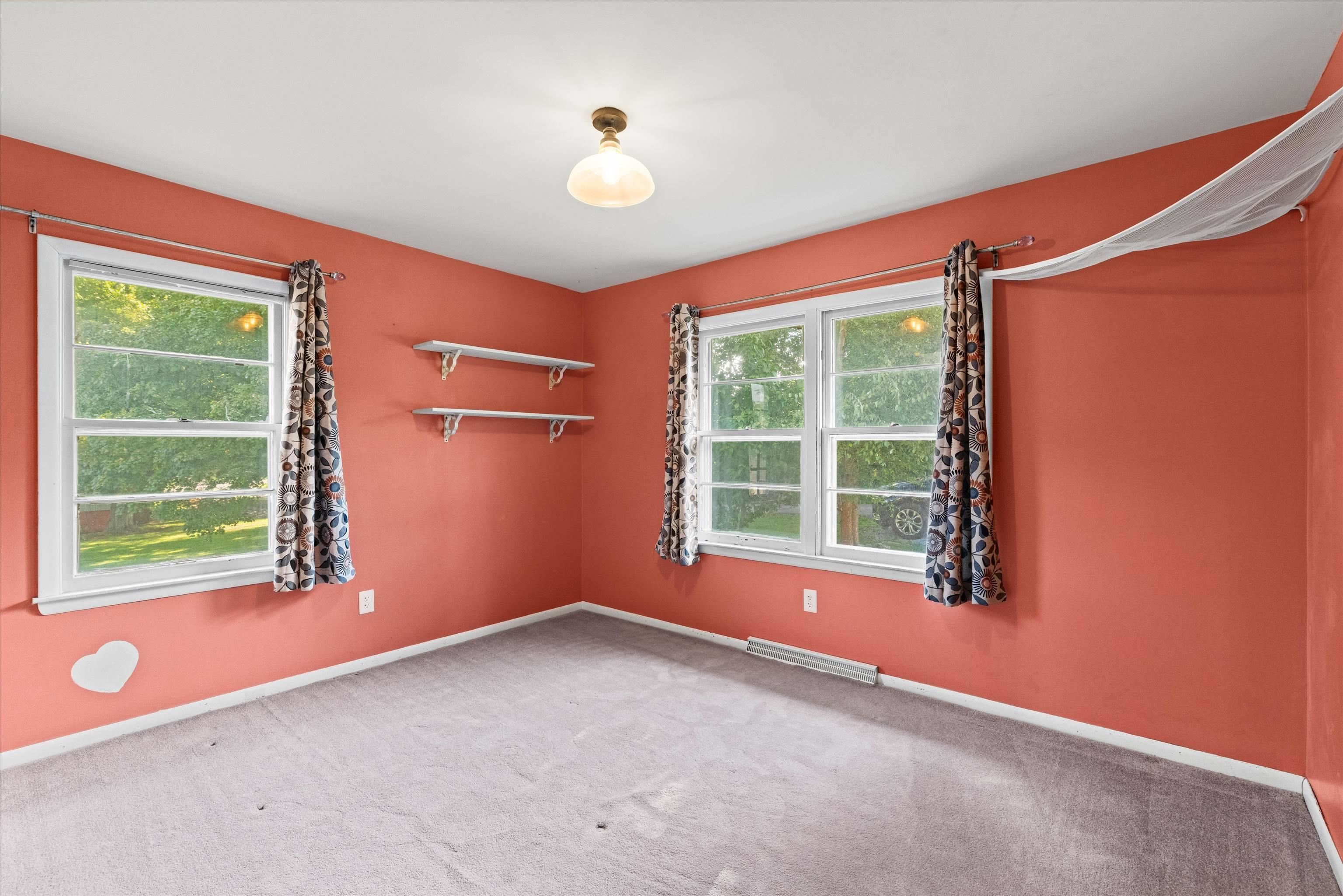 220 s poplar, Morganfield, Kentucky 42437, 4 Bedrooms Bedrooms, ,2 BathroomsBathrooms,Single Family Residence,For Sale,s poplar,95788