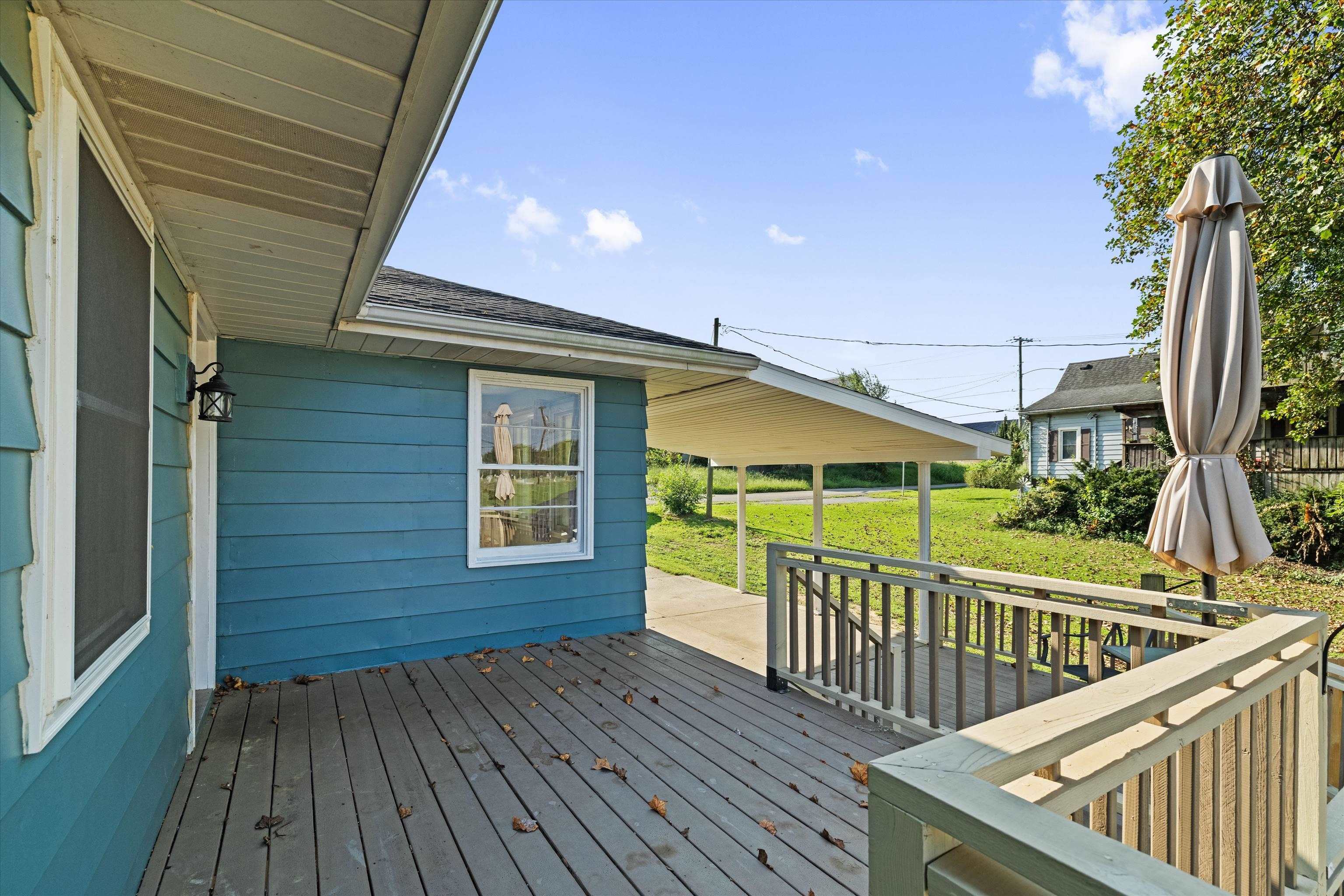 220 s poplar, Morganfield, Kentucky 42437, 4 Bedrooms Bedrooms, ,2 BathroomsBathrooms,Single Family Residence,For Sale,s poplar,95788