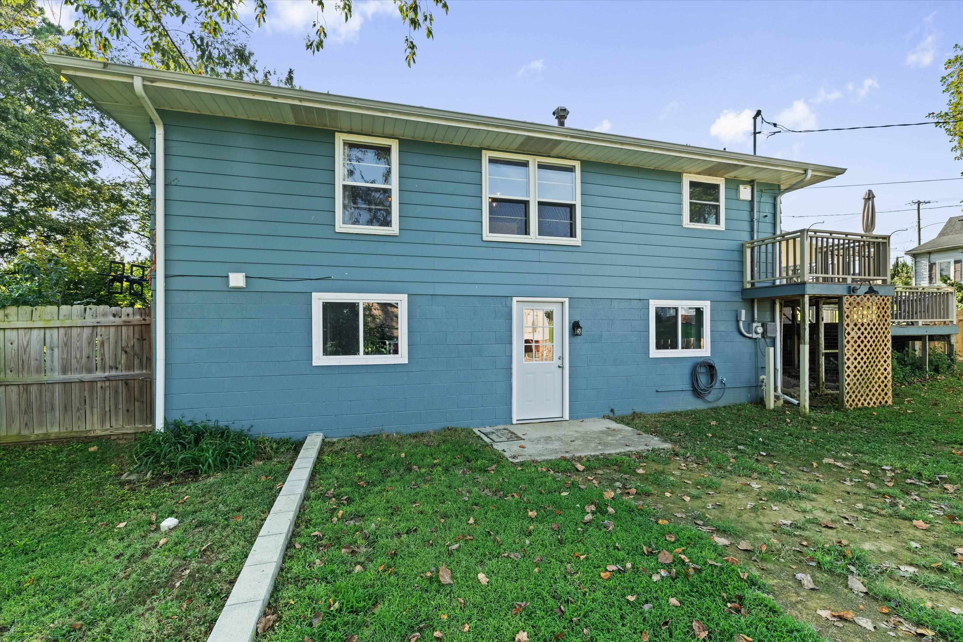 220 s poplar, Morganfield, Kentucky 42437, 4 Bedrooms Bedrooms, ,2 BathroomsBathrooms,Single Family Residence,For Sale,s poplar,95788