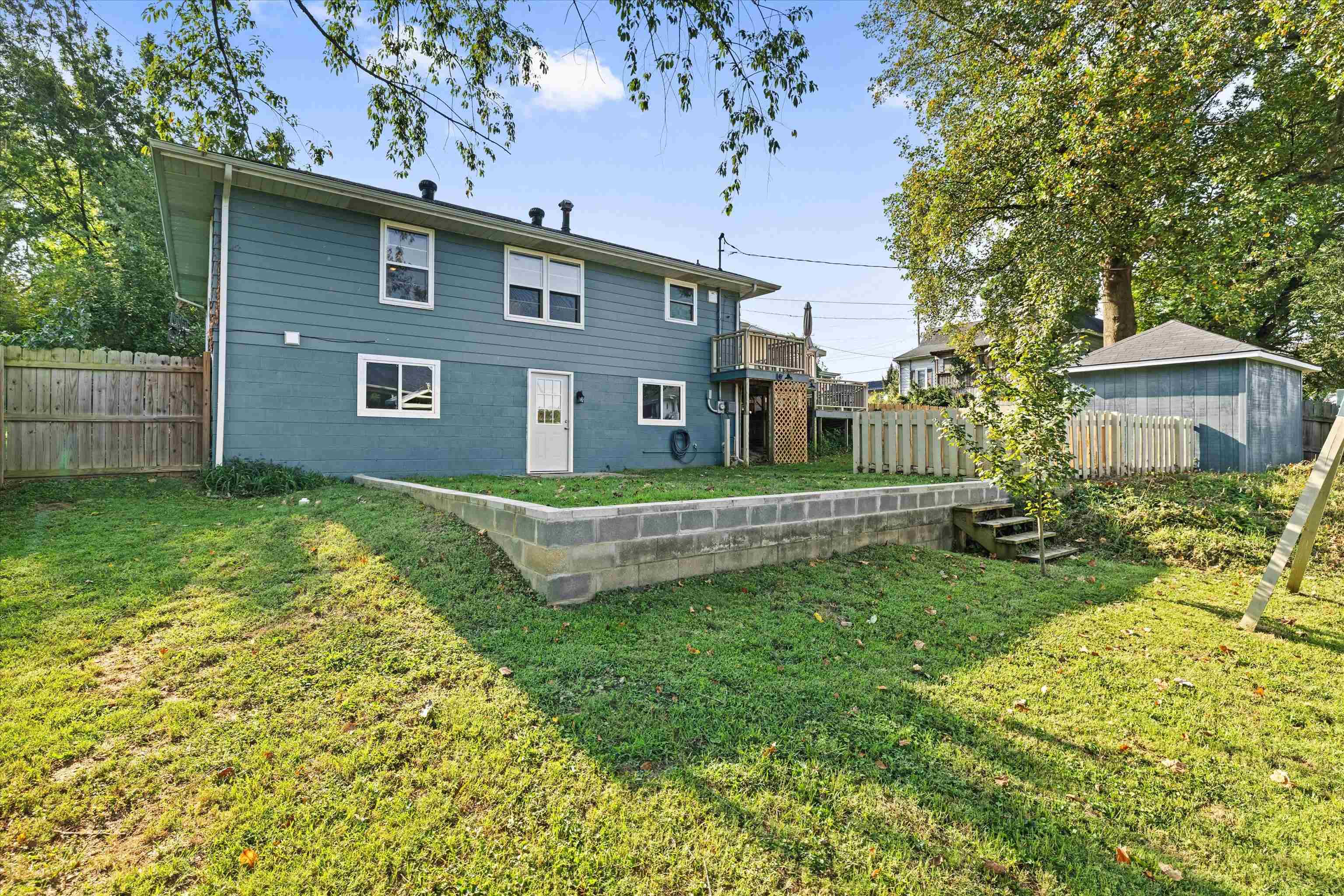 220 s poplar, Morganfield, Kentucky 42437, 4 Bedrooms Bedrooms, ,2 BathroomsBathrooms,Single Family Residence,For Sale,s poplar,95788