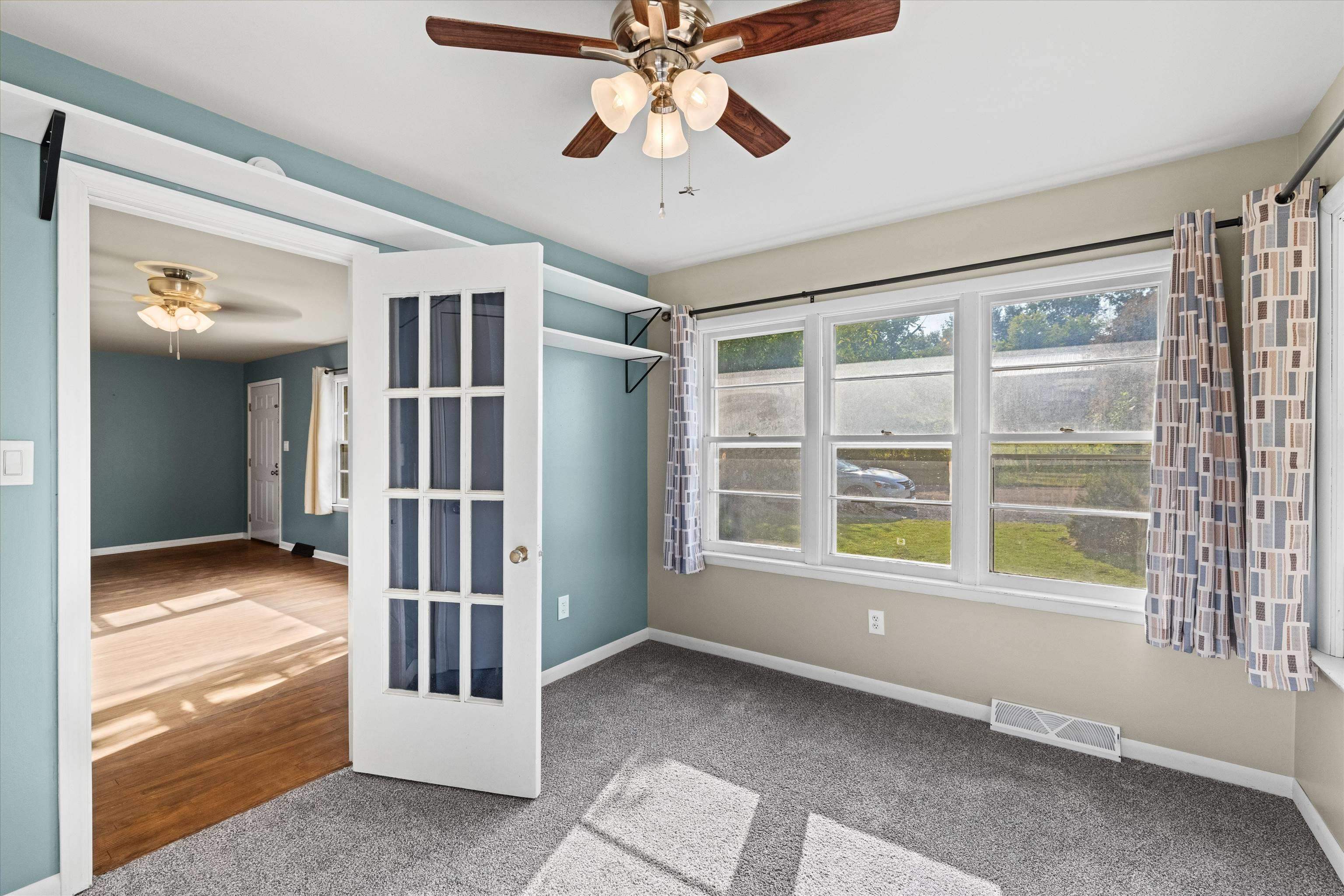 220 s poplar, Morganfield, Kentucky 42437, 4 Bedrooms Bedrooms, ,2 BathroomsBathrooms,Single Family Residence,For Sale,s poplar,95788