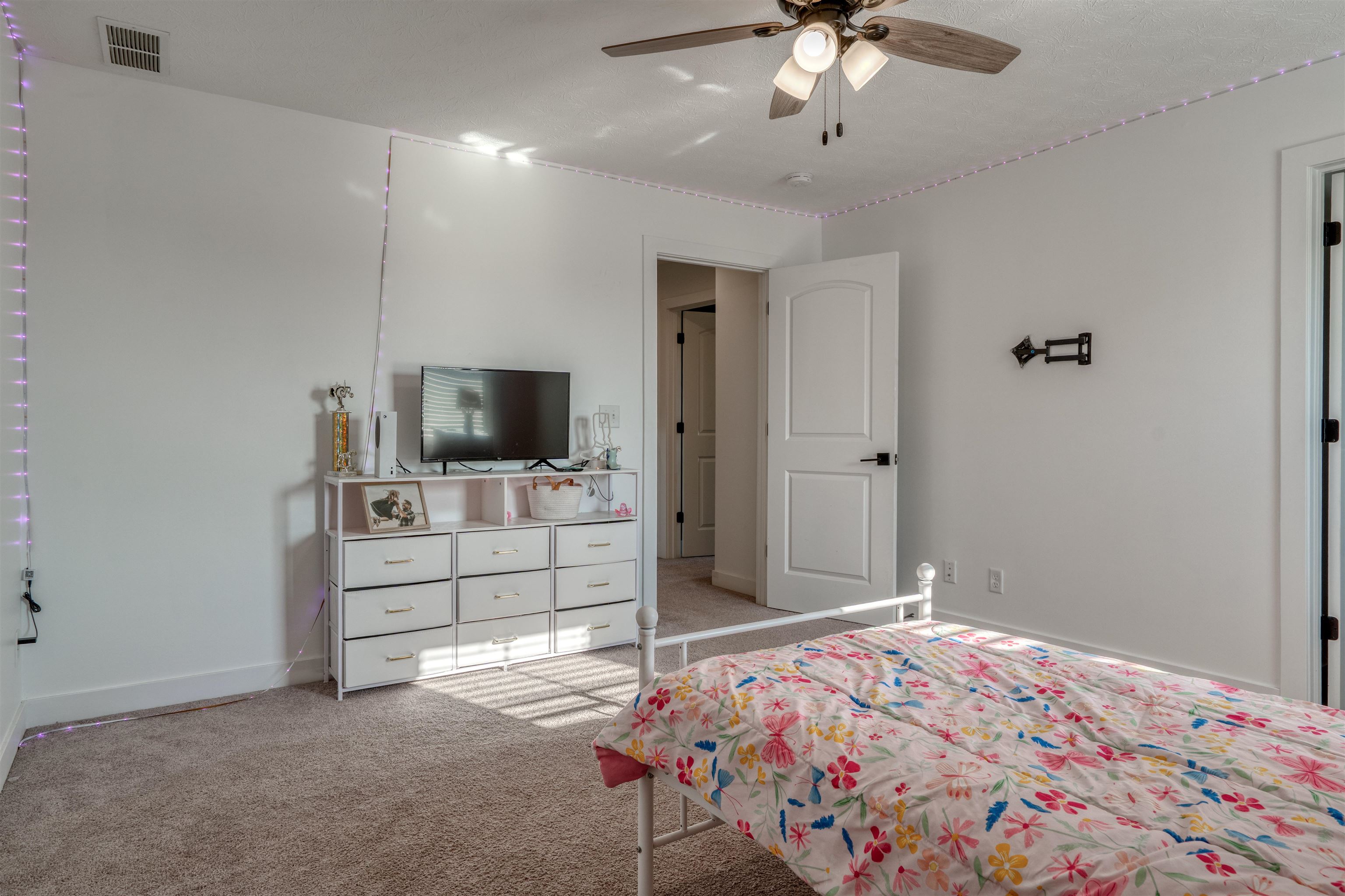 5141 Pleasant Valley Road, Philpot, Kentucky 42366, 5 Bedrooms Bedrooms, ,2 BathroomsBathrooms,Single Family Residence,For Sale,Pleasant Valley Road,95796
