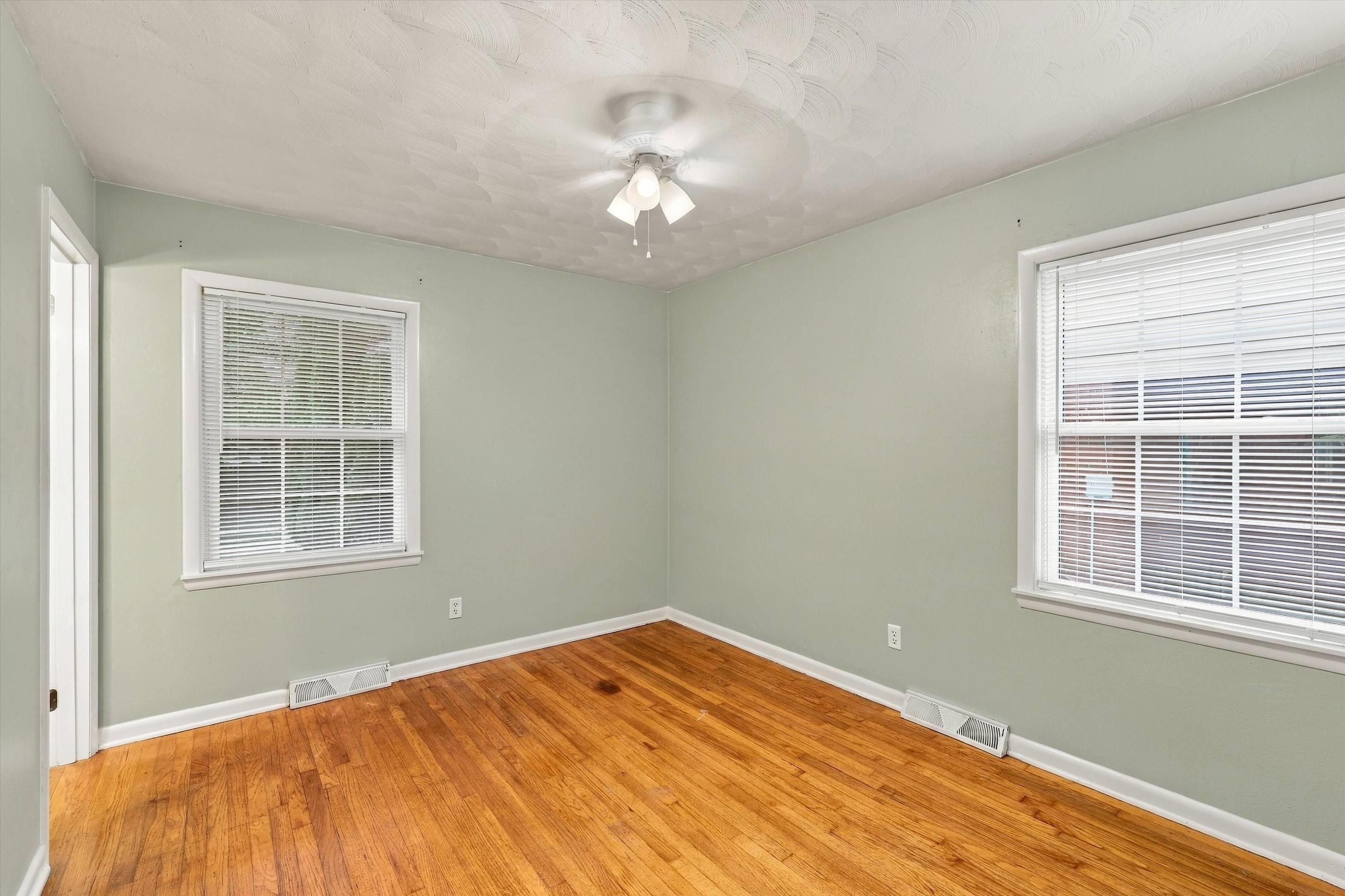 3429 Lewis Ln, Owensboro, Kentucky 42301, 3 Bedrooms Bedrooms, ,1 BathroomBathrooms,Single Family Residence,For Sale,Lewis Ln,95832