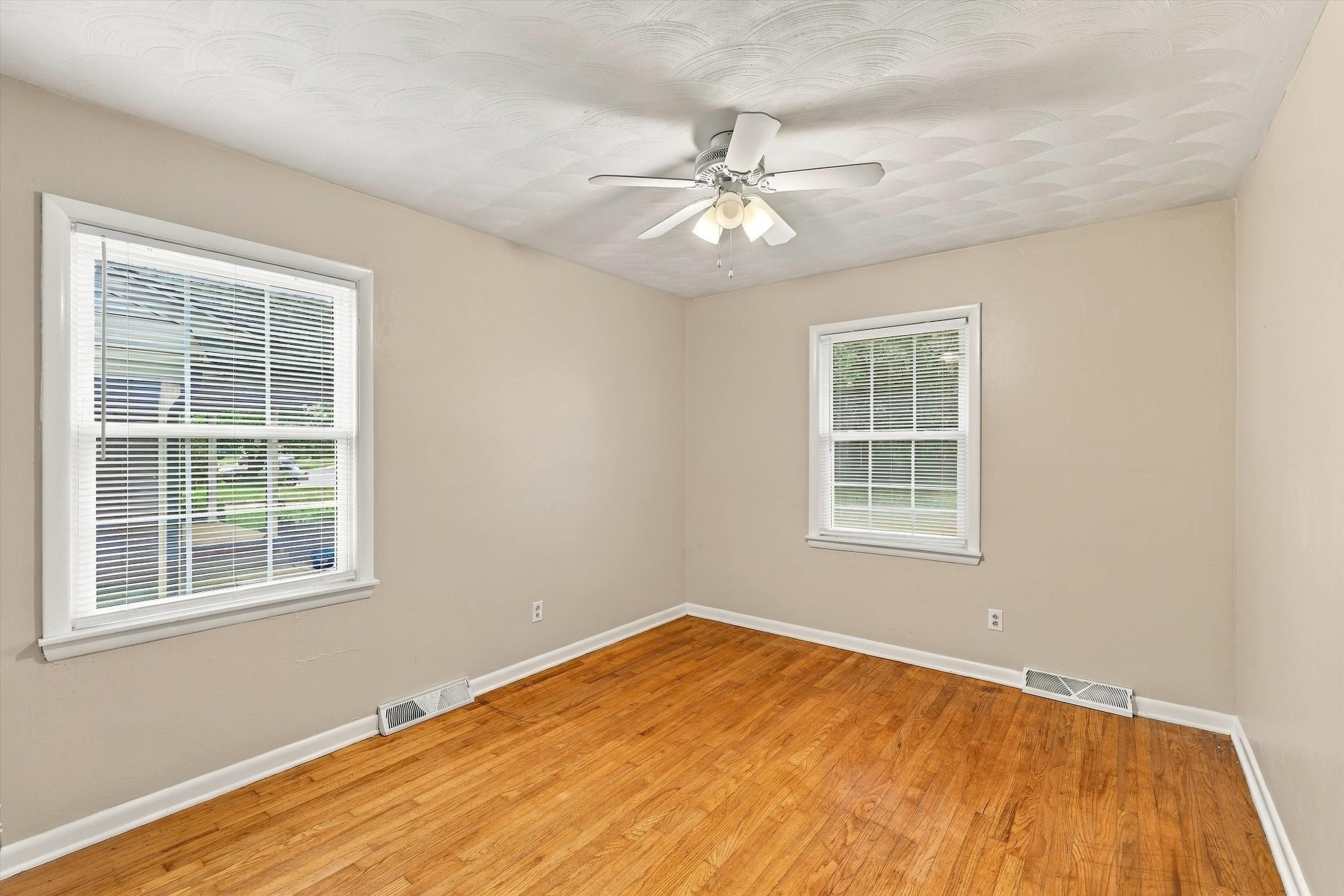 3429 Lewis Ln, Owensboro, Kentucky 42301, 3 Bedrooms Bedrooms, ,1 BathroomBathrooms,Single Family Residence,For Sale,Lewis Ln,95832