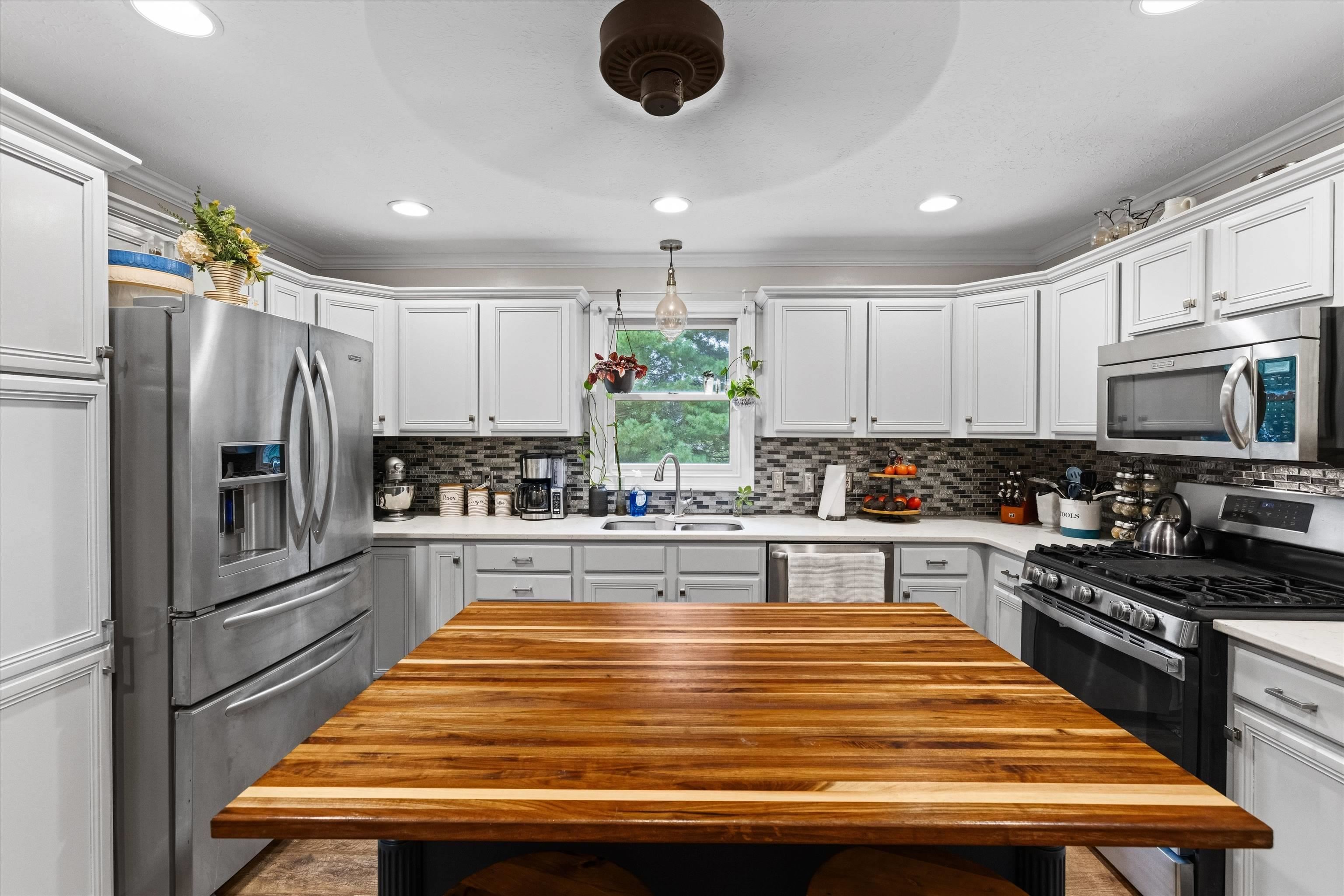 99 Booth Field, Owensboro, Kentucky 42301, 3 Bedrooms Bedrooms, ,2 BathroomsBathrooms,Single Family Residence,For Sale,Booth Field,95837