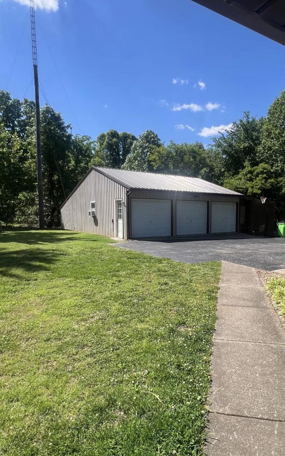 9161 Short Station Rd, Philpot, Kentucky 42366, 3 Bedrooms Bedrooms, ,1 BathroomBathrooms,Single Family Residence,For Sale,Short Station Rd,95854