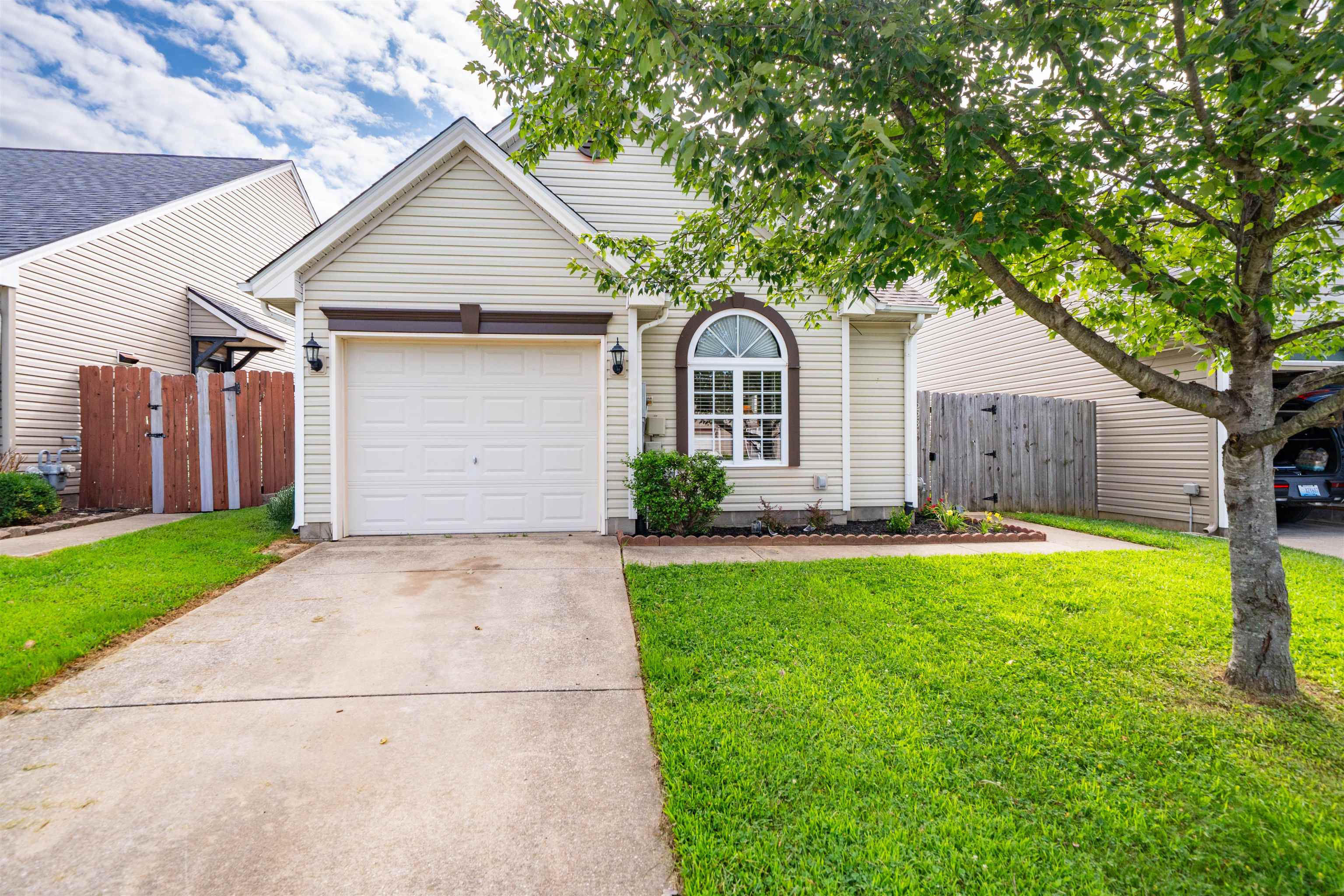 2237 Village Run, Owensboro, Kentucky 42303, 2 Bedrooms Bedrooms, ,2 BathroomsBathrooms,Single Family Residence,For Sale,Village Run,95928