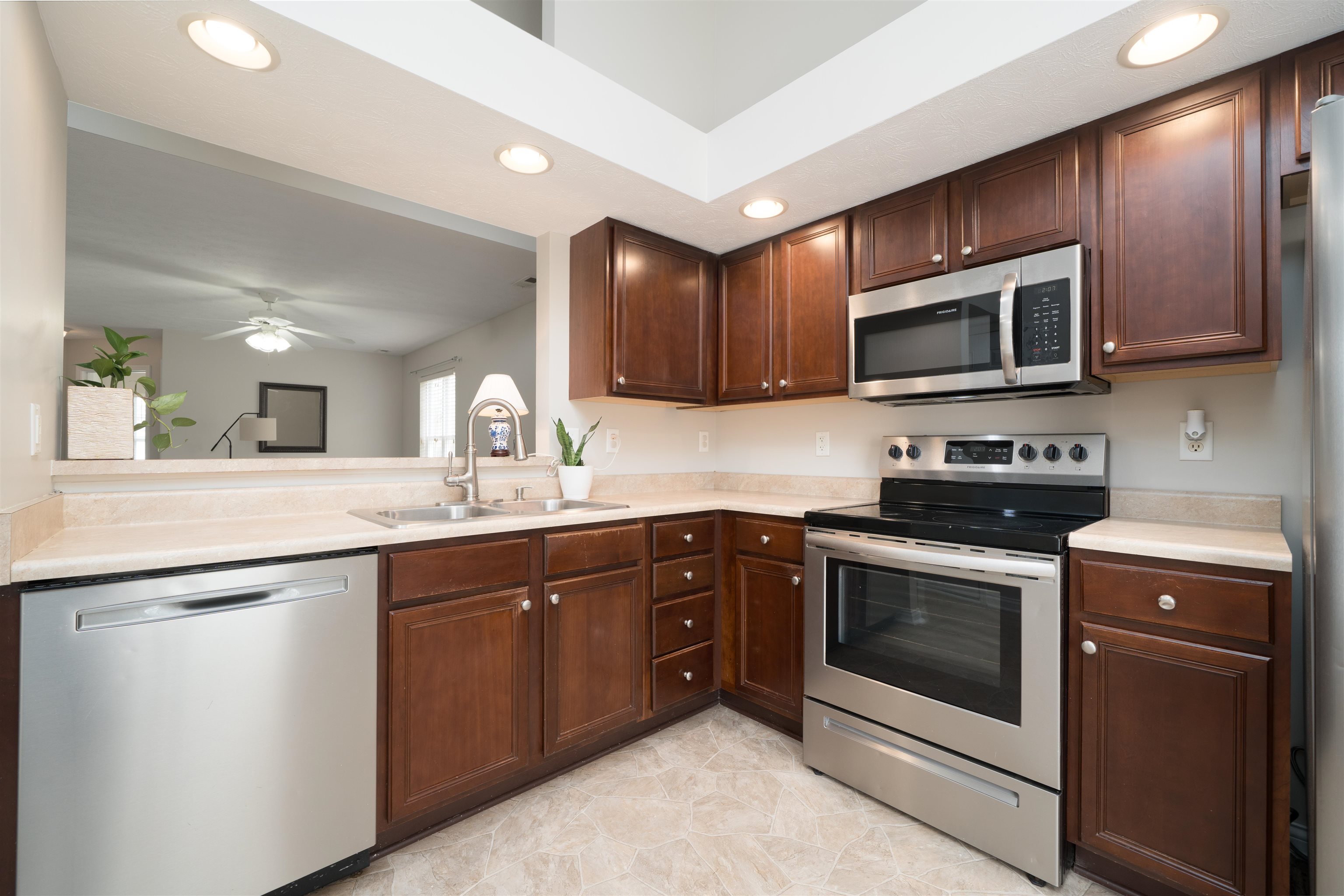 2237 Village Run, Owensboro, Kentucky 42303, 2 Bedrooms Bedrooms, ,2 BathroomsBathrooms,Single Family Residence,For Sale,Village Run,95928