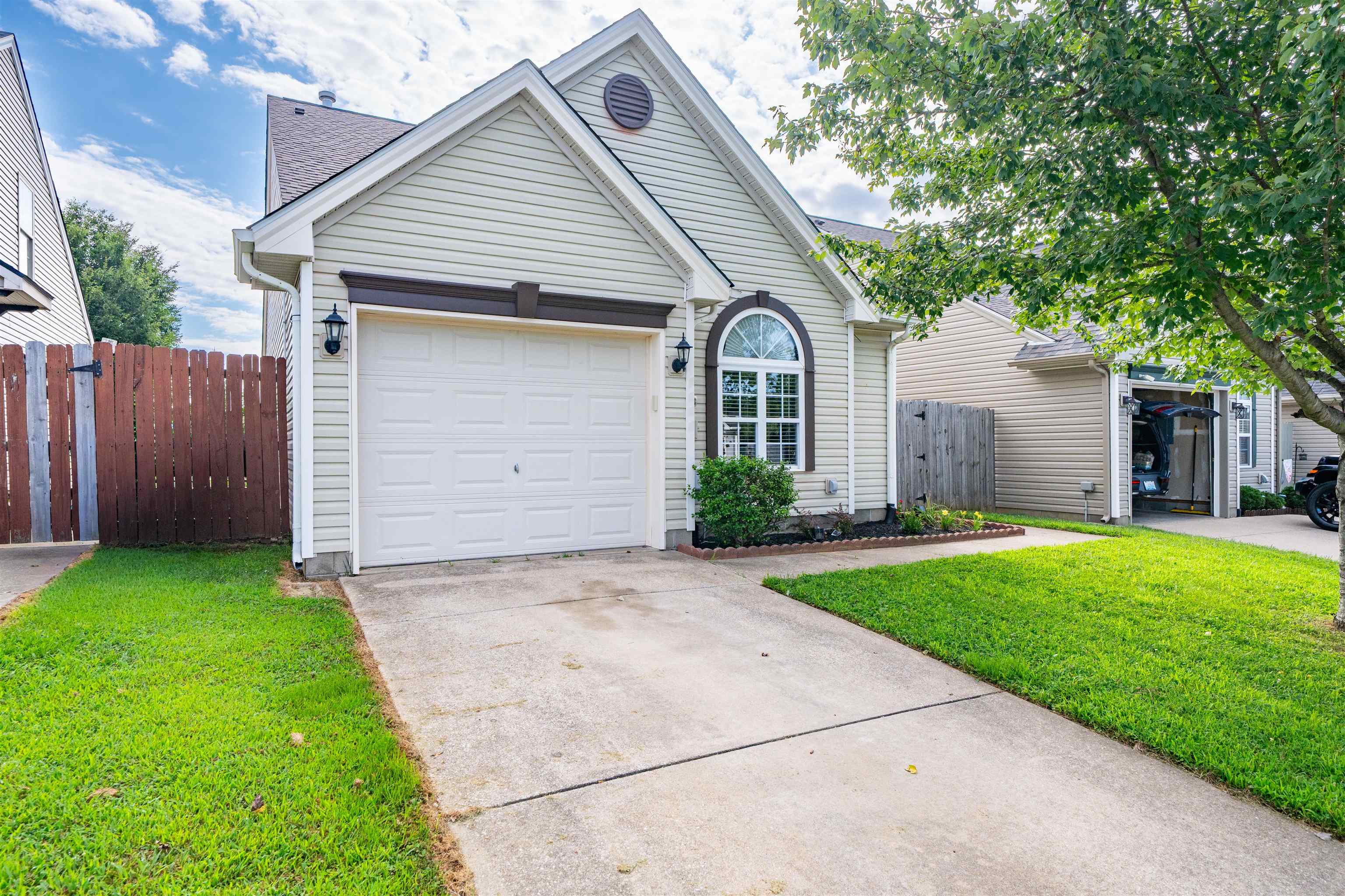 2237 Village Run, Owensboro, Kentucky 42303, 2 Bedrooms Bedrooms, ,2 BathroomsBathrooms,Single Family Residence,For Sale,Village Run,95928