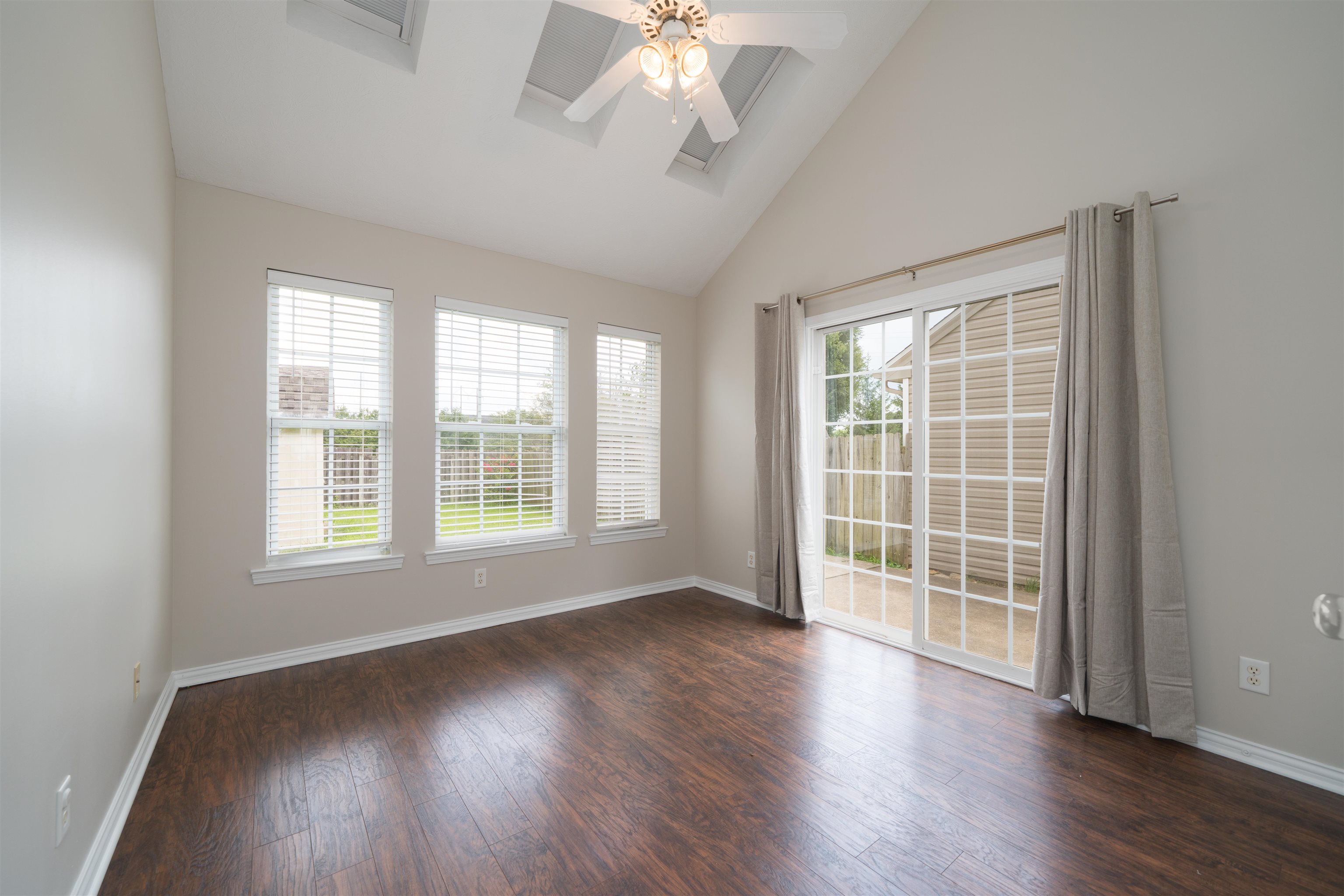 2237 Village Run, Owensboro, Kentucky 42303, 2 Bedrooms Bedrooms, ,2 BathroomsBathrooms,Single Family Residence,For Sale,Village Run,95928