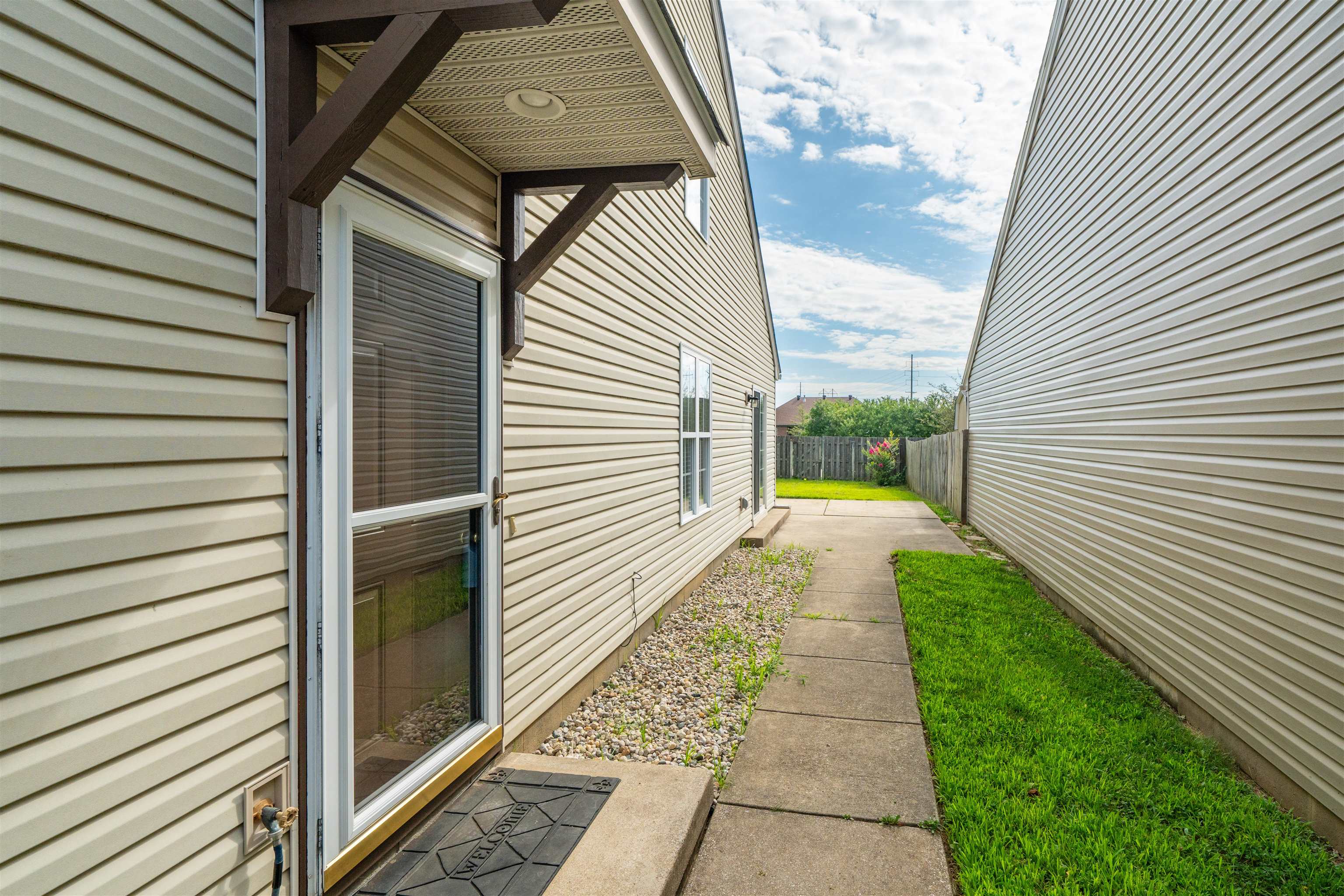 2237 Village Run, Owensboro, Kentucky 42303, 2 Bedrooms Bedrooms, ,2 BathroomsBathrooms,Single Family Residence,For Sale,Village Run,95928