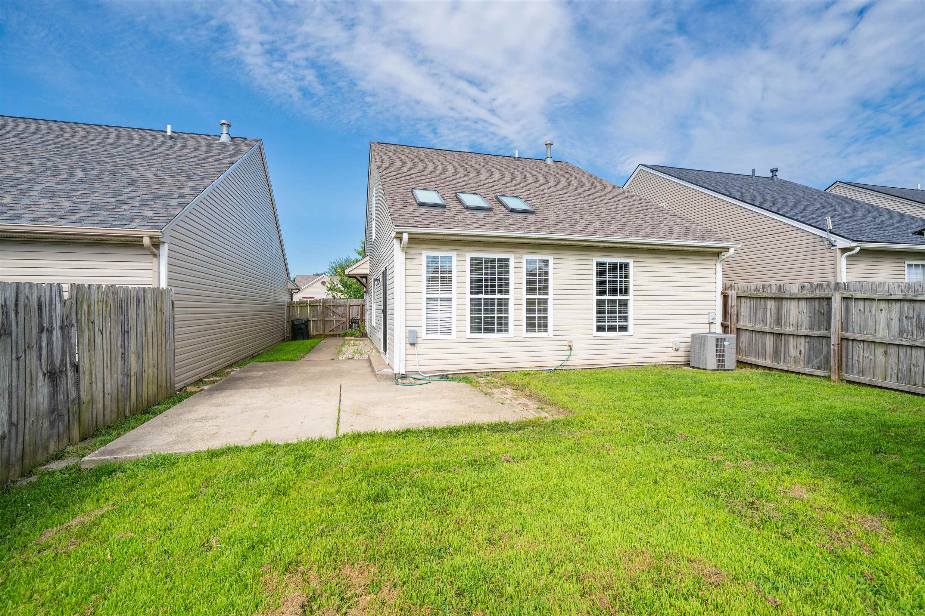 2237 Village Run, Owensboro, Kentucky 42303, 2 Bedrooms Bedrooms, ,2 BathroomsBathrooms,Single Family Residence,For Sale,Village Run,95928