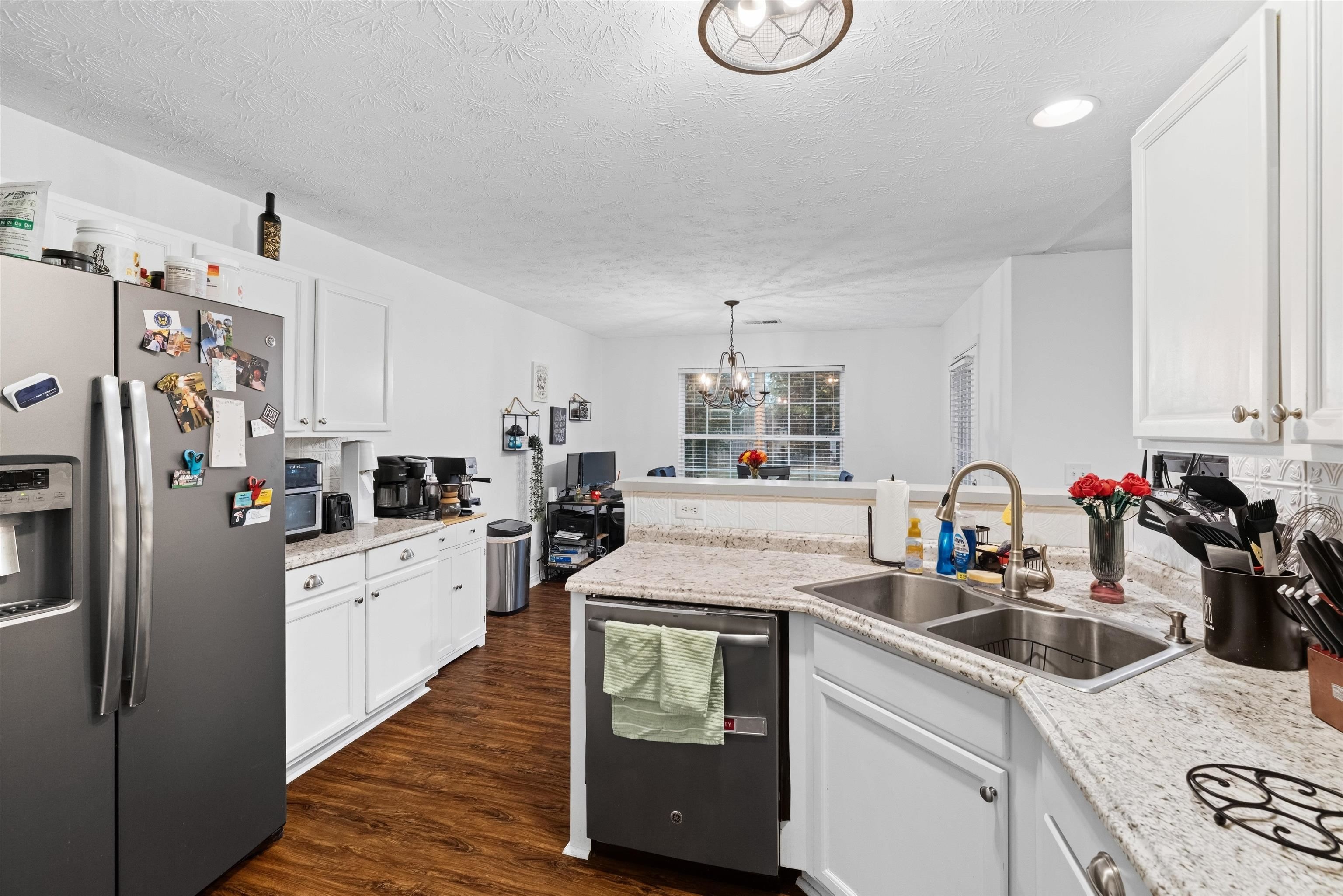 2944 Avenue of The Parks, Owensboro, Kentucky 42303, 3 Bedrooms Bedrooms, ,2 BathroomsBathrooms,Single Family Residence,For Sale,Avenue of The Parks,95936