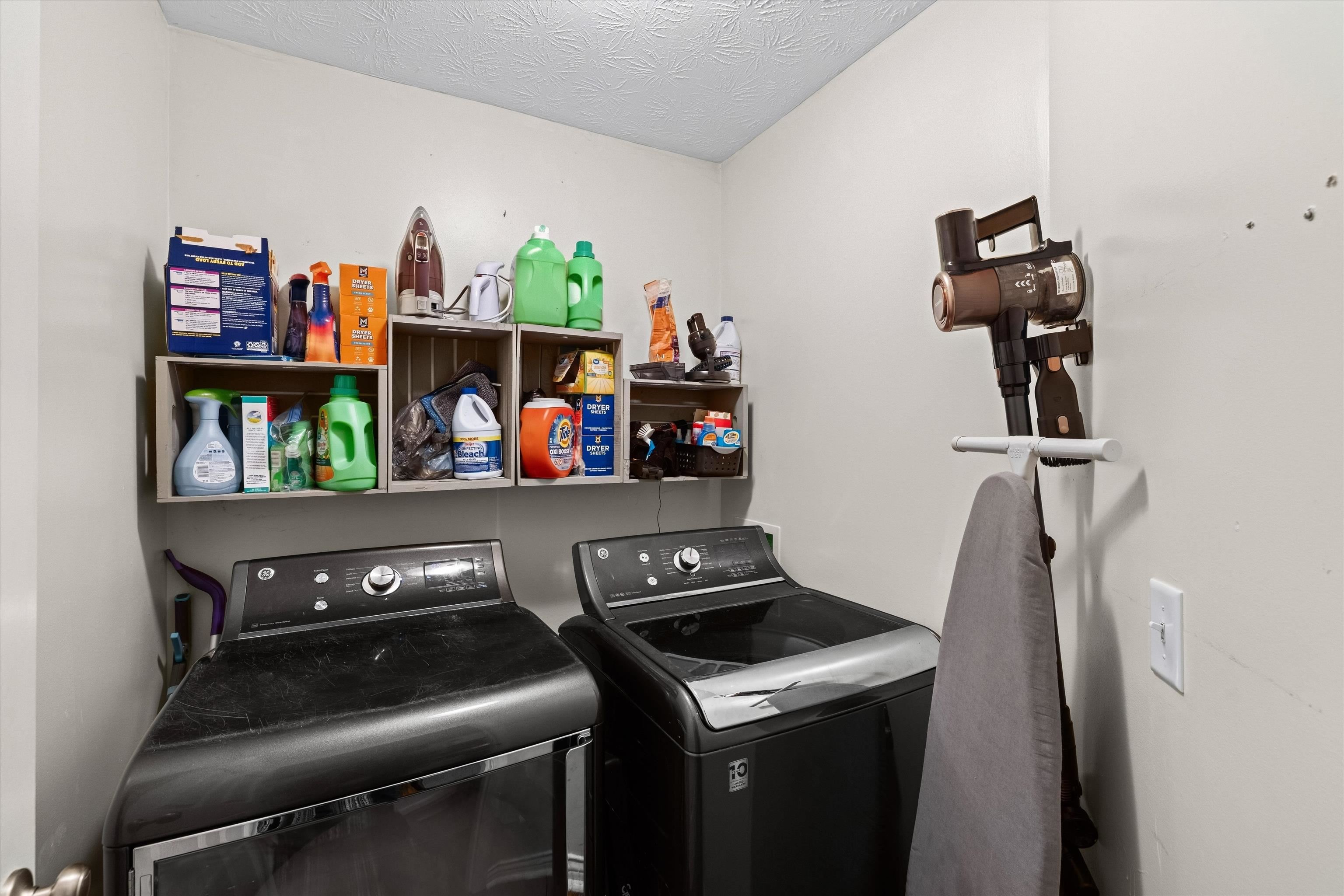 2944 Avenue of The Parks, Owensboro, Kentucky 42303, 3 Bedrooms Bedrooms, ,2 BathroomsBathrooms,Single Family Residence,For Sale,Avenue of The Parks,95936