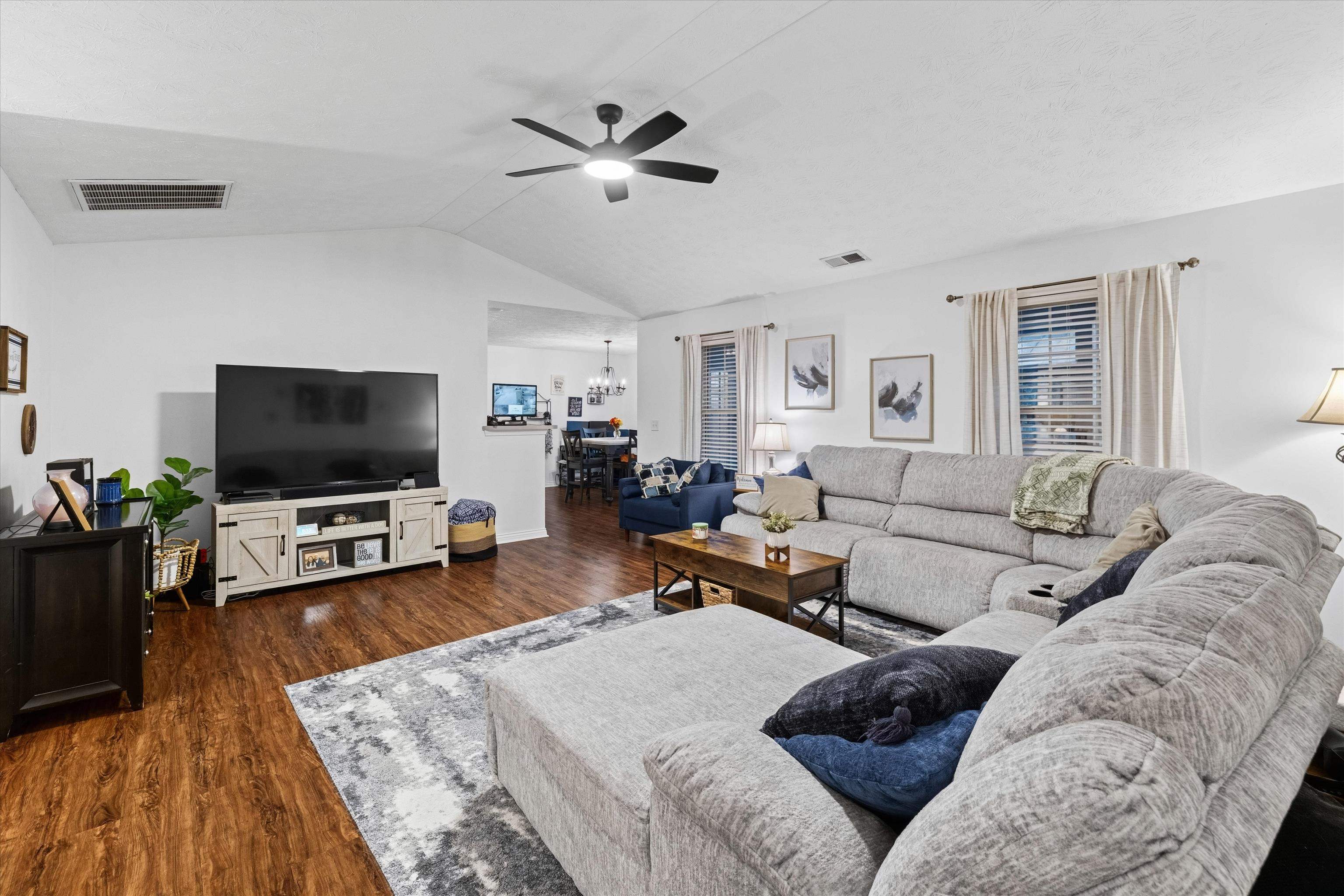 2944 Avenue of The Parks, Owensboro, Kentucky 42303, 3 Bedrooms Bedrooms, ,2 BathroomsBathrooms,Single Family Residence,For Sale,Avenue of The Parks,95936
