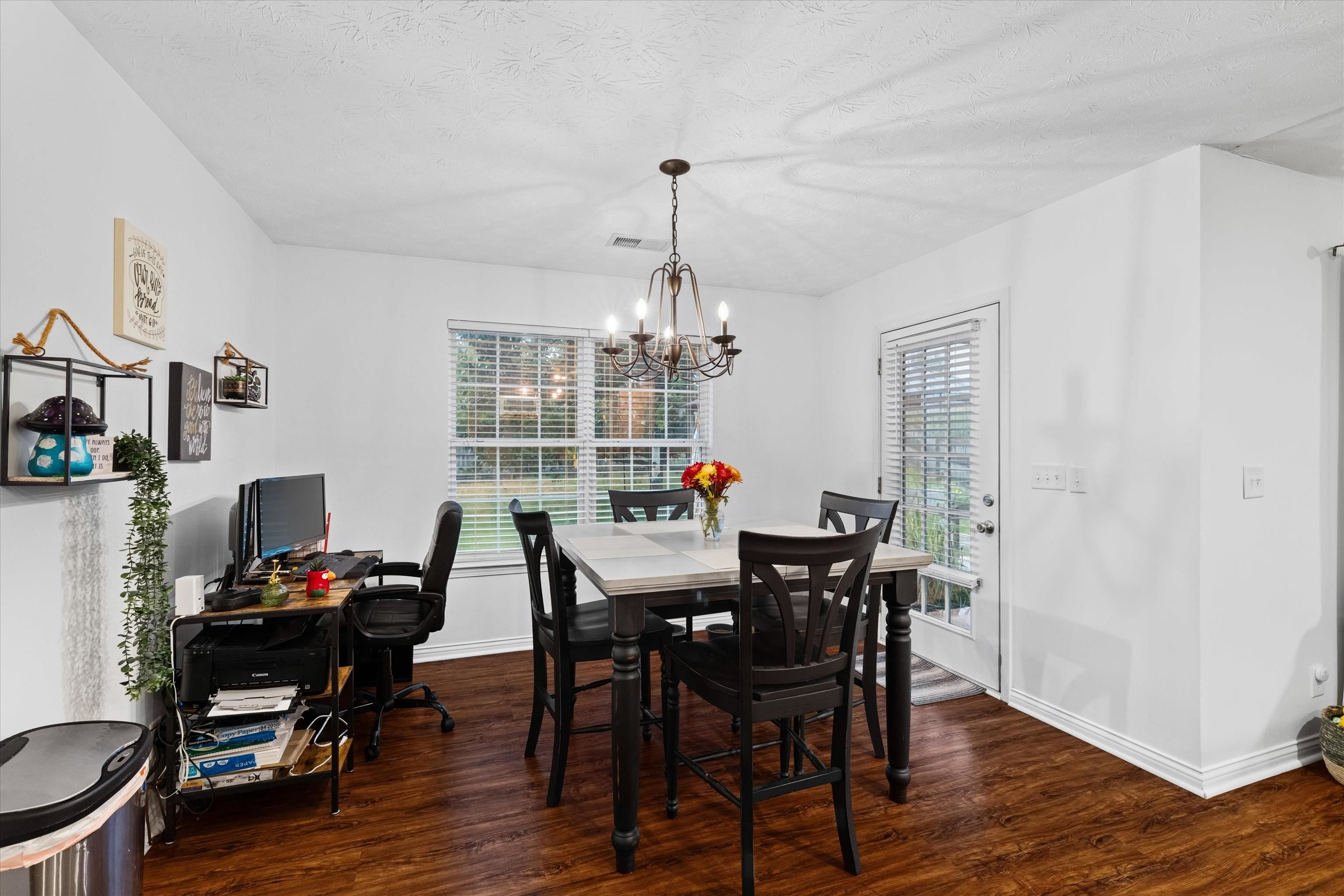 2944 Avenue of The Parks, Owensboro, Kentucky 42303, 3 Bedrooms Bedrooms, ,2 BathroomsBathrooms,Single Family Residence,For Sale,Avenue of The Parks,95936