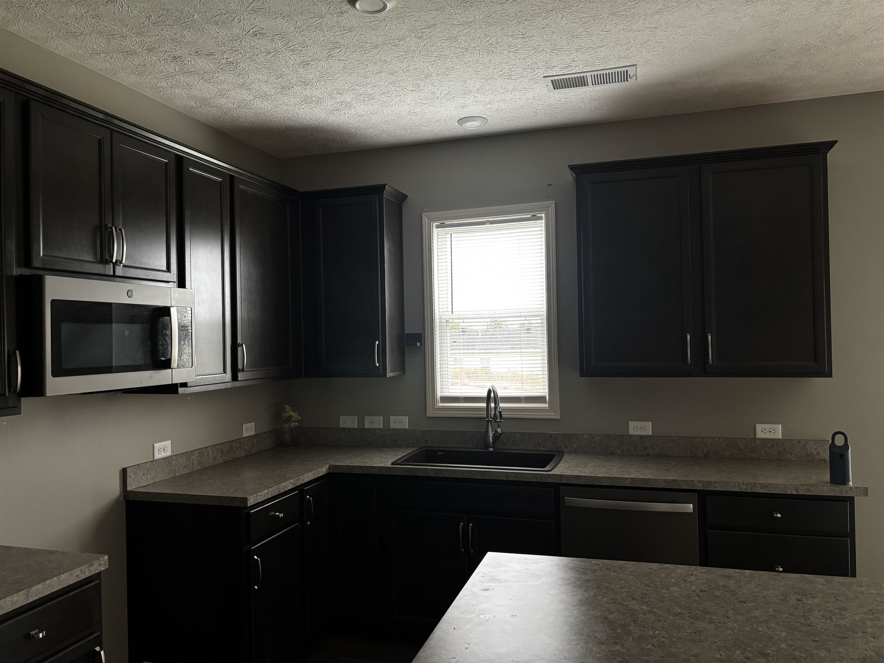 6614 Blue Ridge Court, Utica, Kentucky 42376, 4 Bedroom Bedrooms, ,2 BathroomBathrooms,Single Family Residence,For Sale,Blue Ridge Court,96033