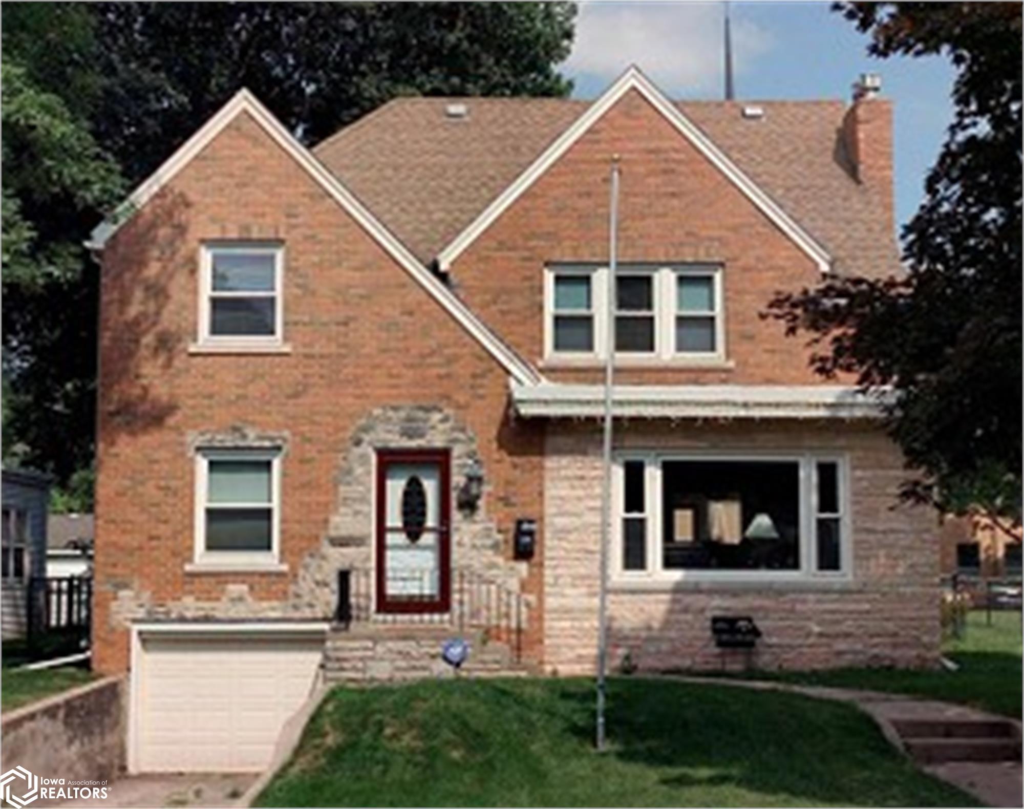 725 N Jefferson Avenue, Mason City, Iowa image 1