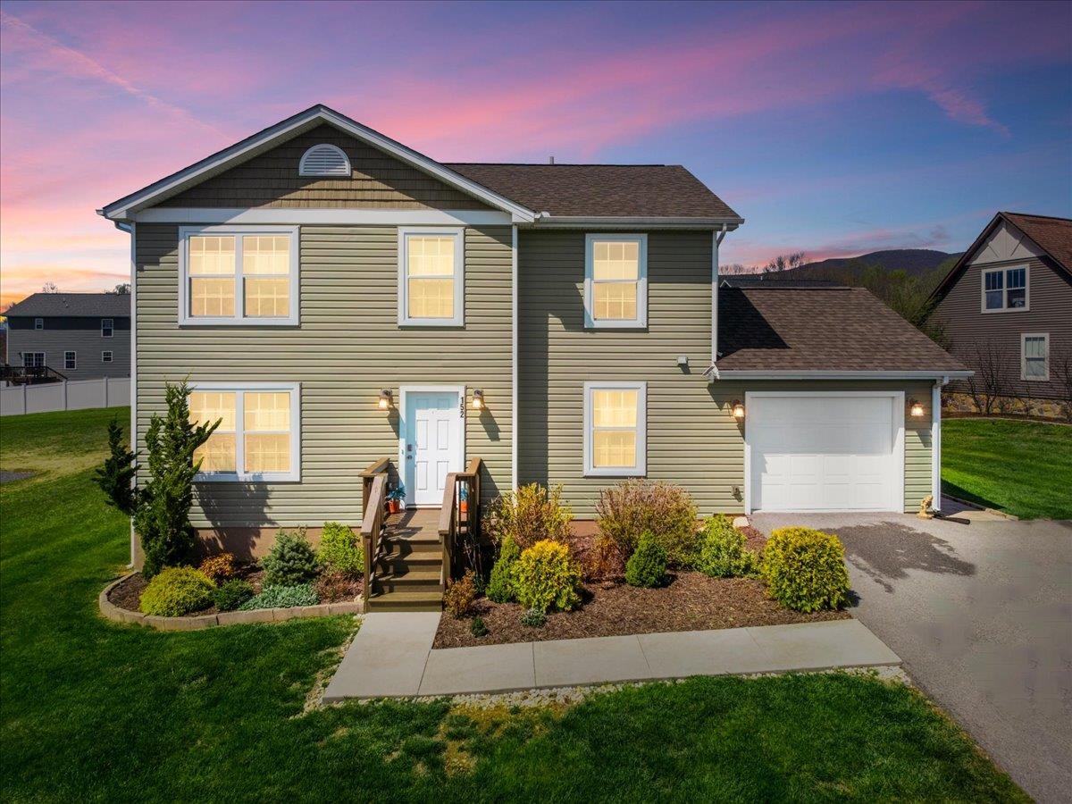 Schedule your showing today! This 3-bedroom, 2.5-bath home in Pembroke offers the space, layout, and setting buyers are looking for. The main level features an open living, dining, and kitchen area with great natural light and updated finishes. Upstairs, you’ll find all bedrooms including a spacious primary suite with a walk-in closet and private bath, plus a conveniently located laundry room. Enjoy mountain views from the back deck and a manageable outdoor space perfect for relaxing or entertaining. Located in a maintenance-friendly community with access to common land, walking trails, playground, and more; all just minutes from town and an easy drive to Virginia Tech. Don’t miss this one, reach out to schedule your tour today!