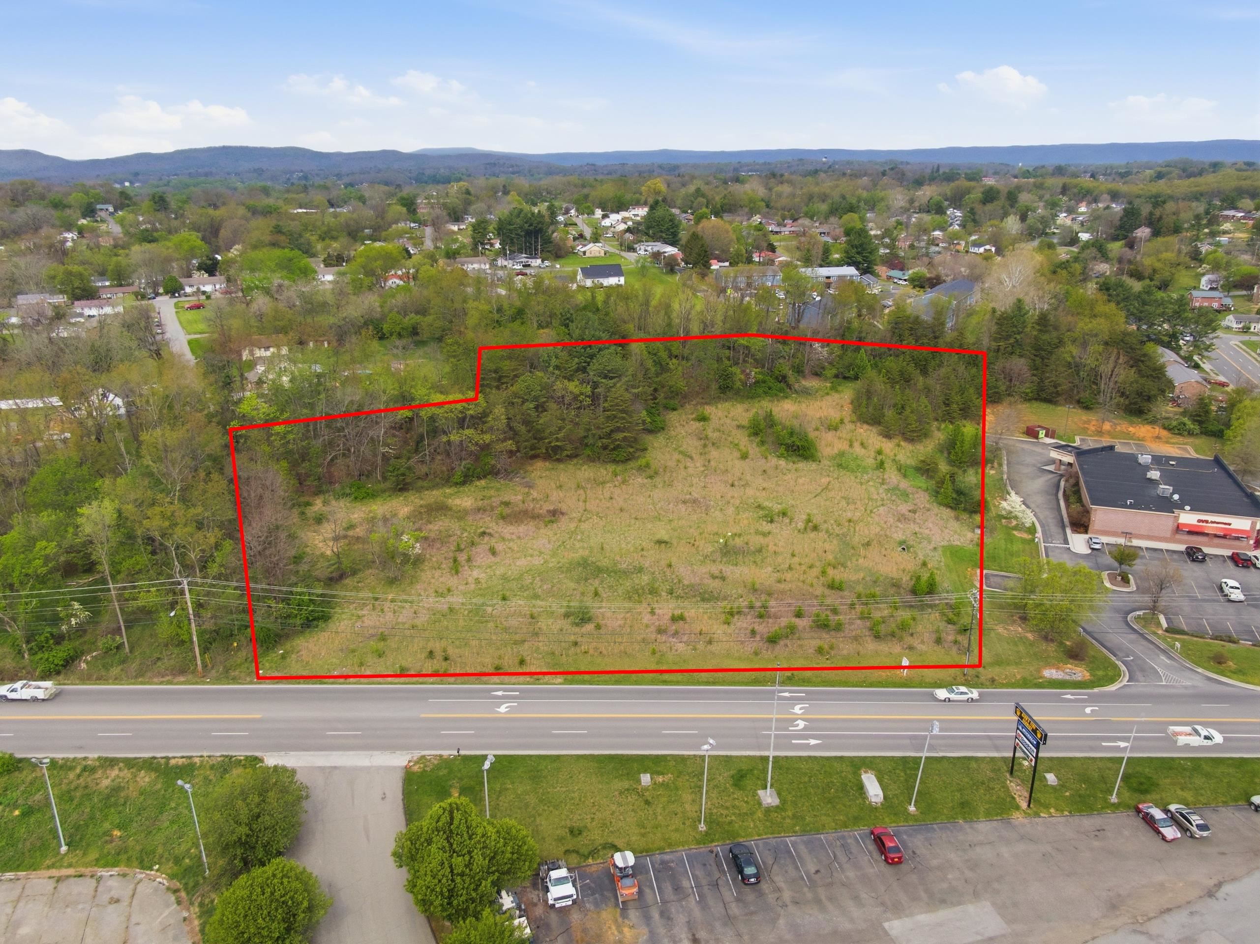 Prime 4.79-acre commercial development site located at the signalized corner of Bob White Blvd and Memorial Drive in the Town of Pulaski. Zoned B-2 General Business, this property offers exceptional visibility, frontage on two major corridors, and flexible use options including retail, office, medical, hospitality, and service-based development. Public utilities available. High-traffic location with strong growth potential and easy access to Route 11 and I-81. A rare opportunity for developers or investors seeking a strategic commercial site in a rapidly improving corridor.  Average traffic count of 13,000 per day with 325 of road frontage.
