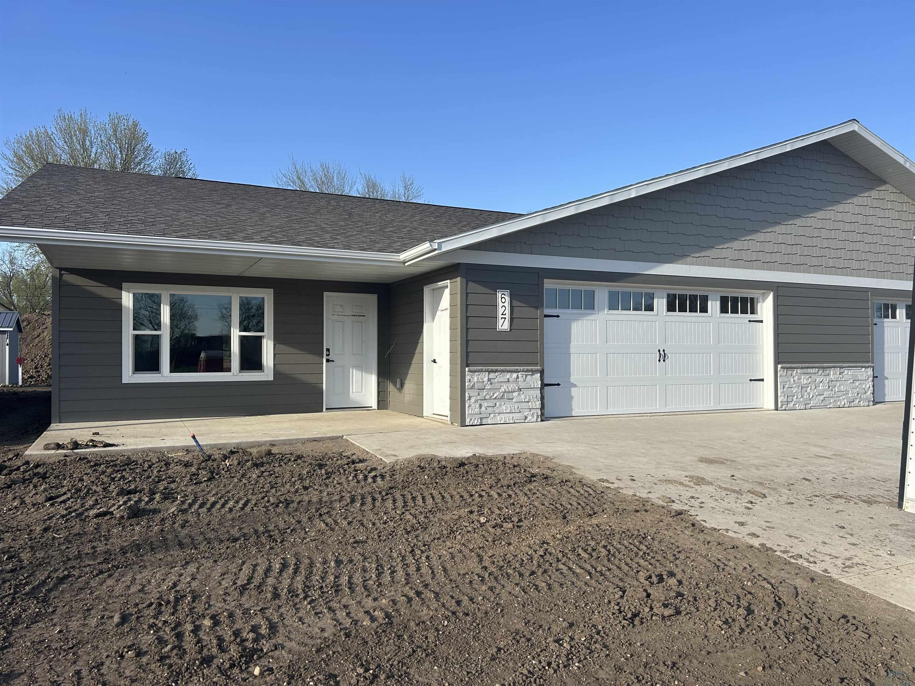 627 7th Street, Sheldon, IA 51201 