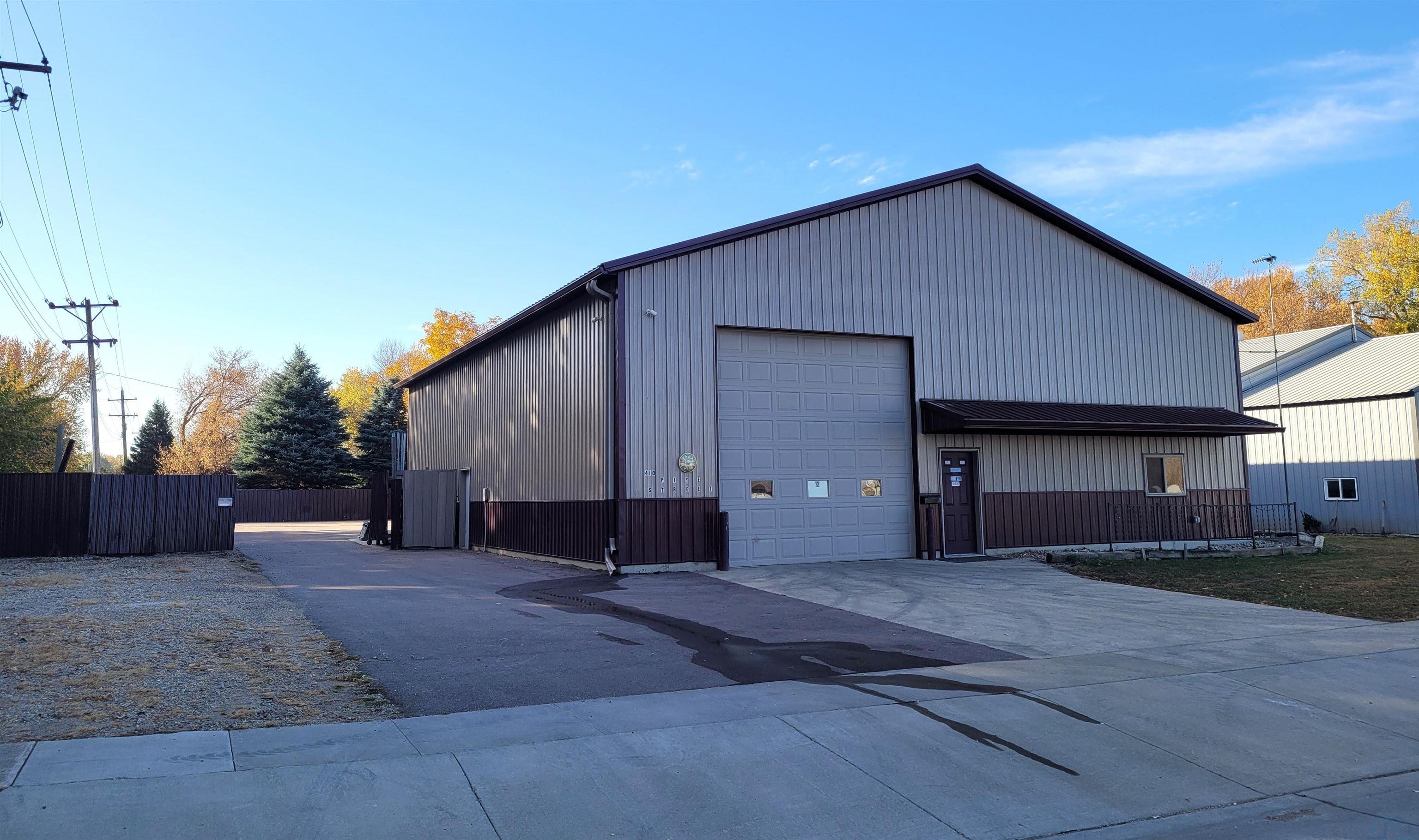 410 Pine St, Sheldon, IA 51201 