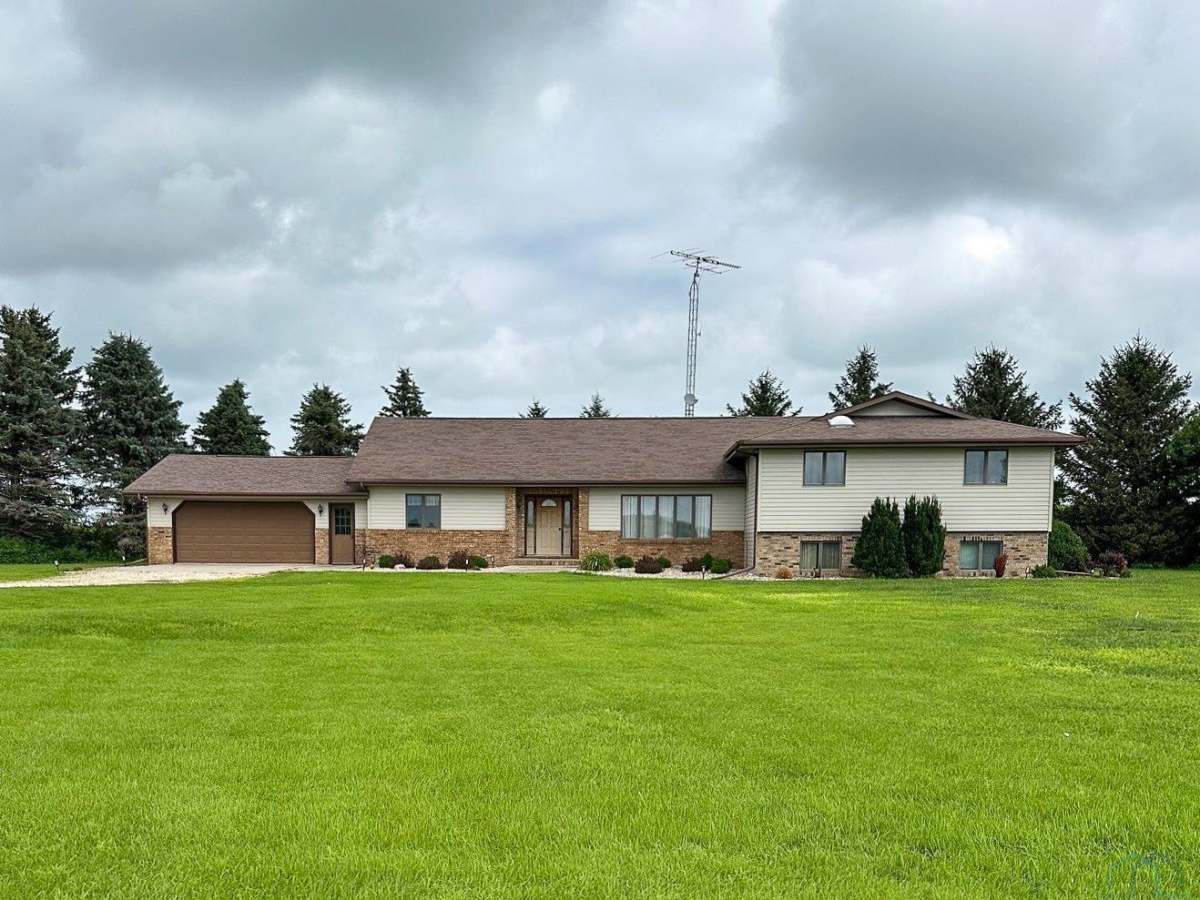 47902 170th Ave, Laurens, IA 50554 