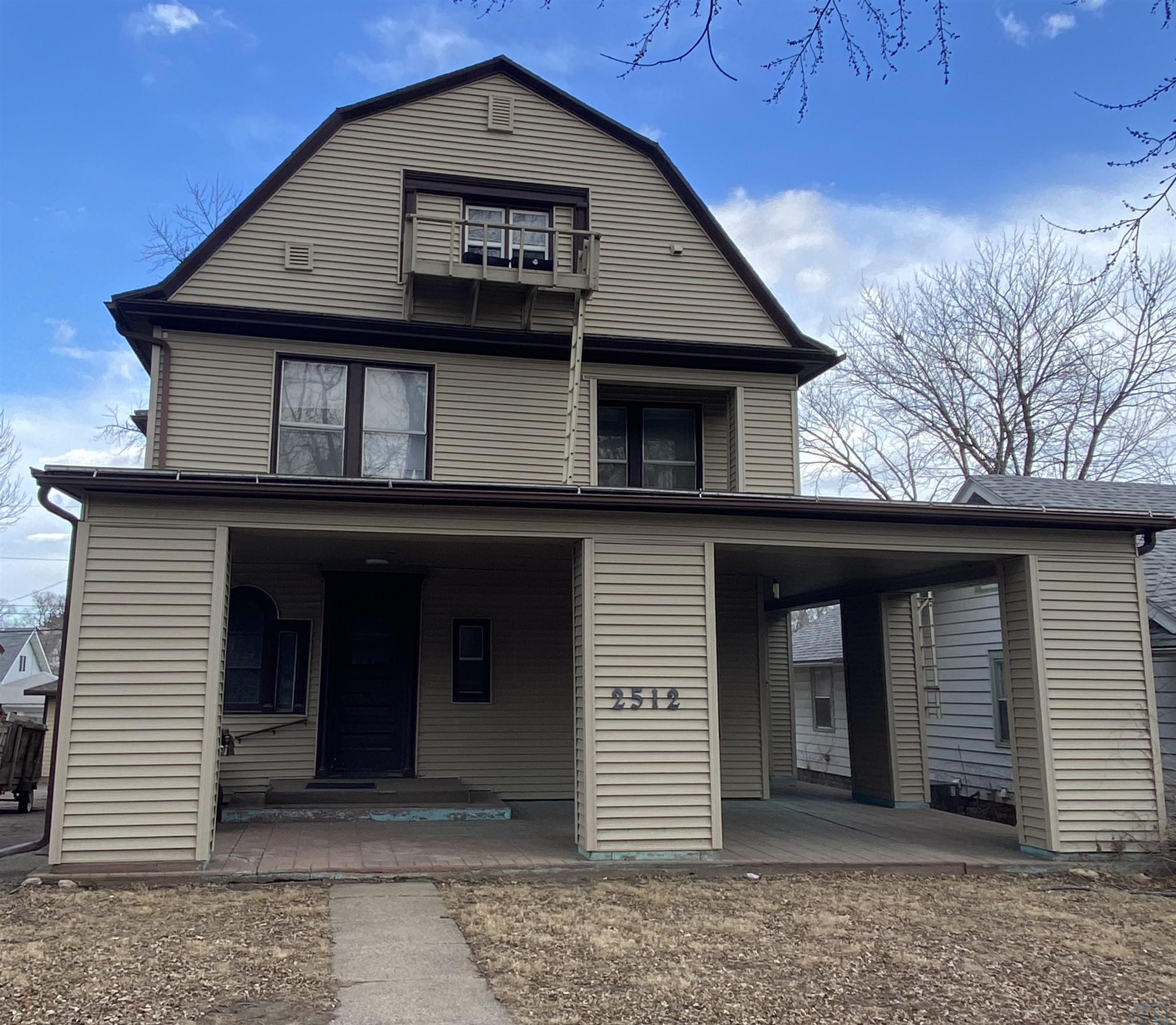 2512 Jones, Sioux City, IA 51104 