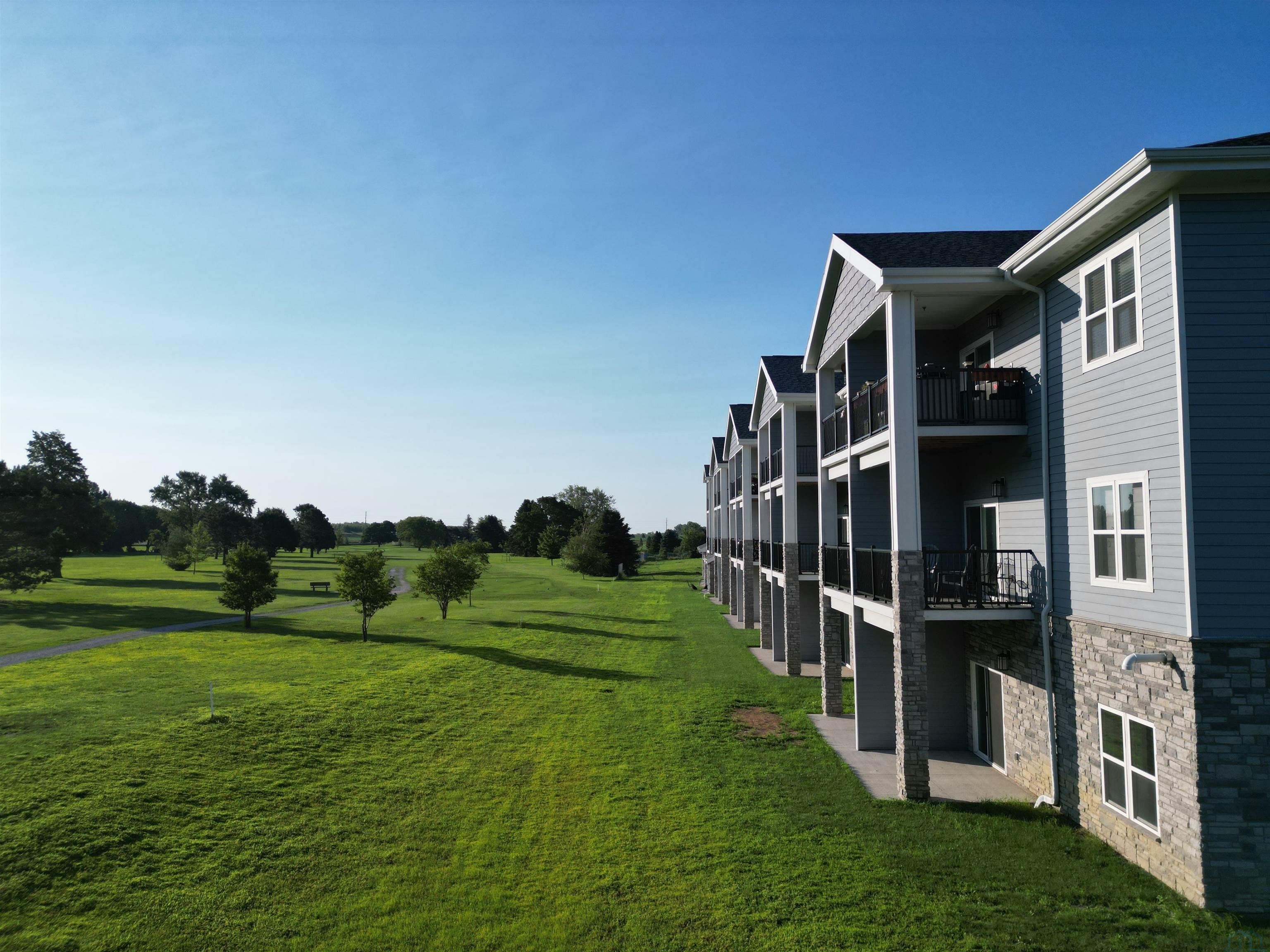 201 SUNRISE PARK RD #101, Storm Lake, IA 50588 