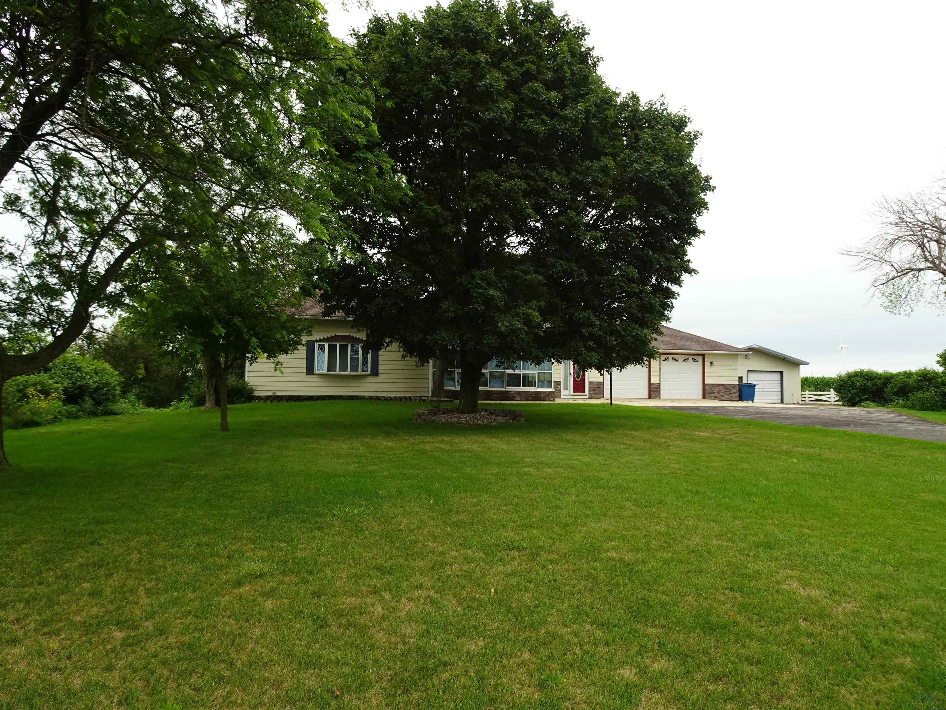 5418 320th Street, Sanborn, IA 51248 