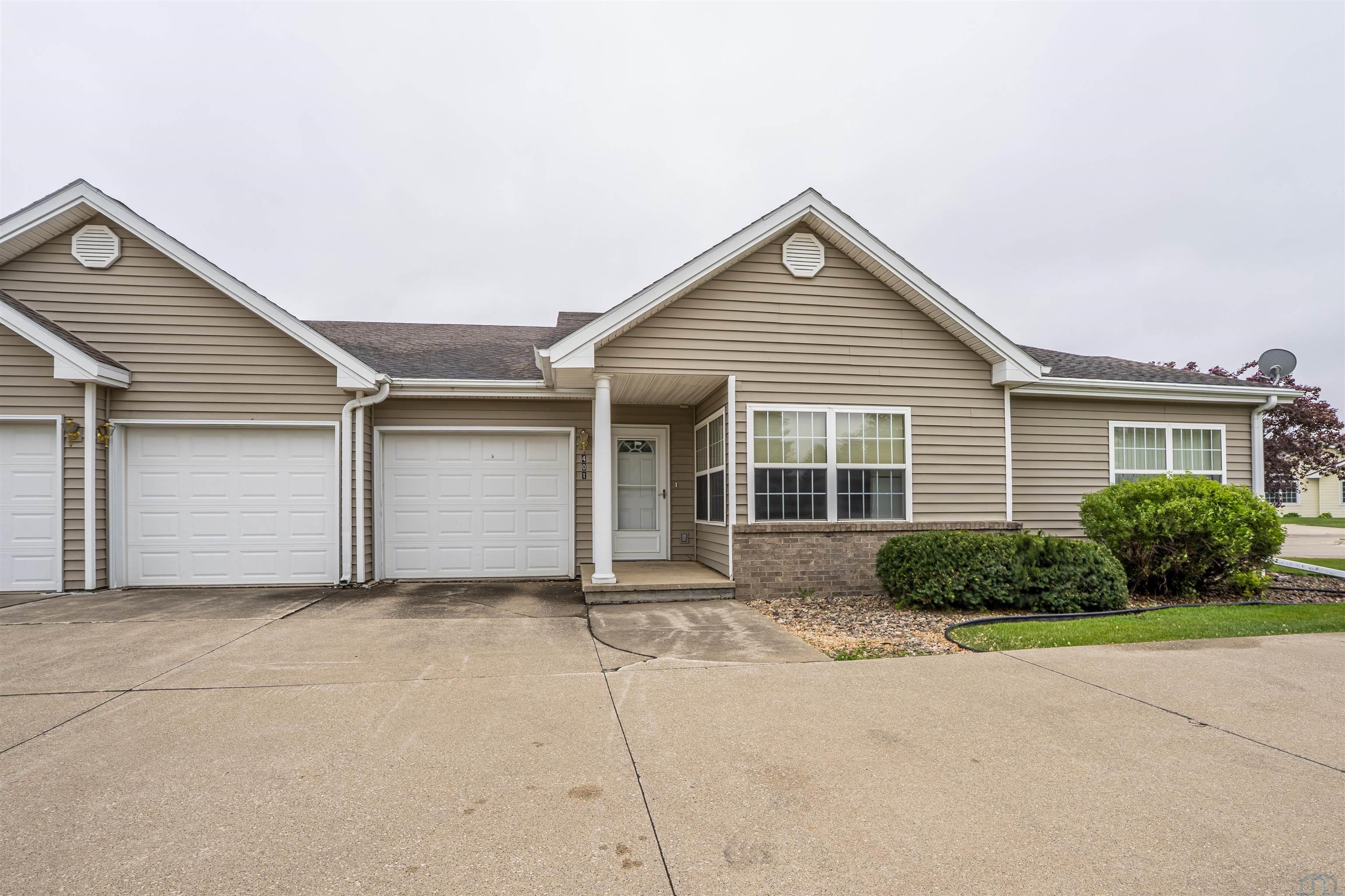 790 Cedar View Dr #401, LeMars, IA 51031 