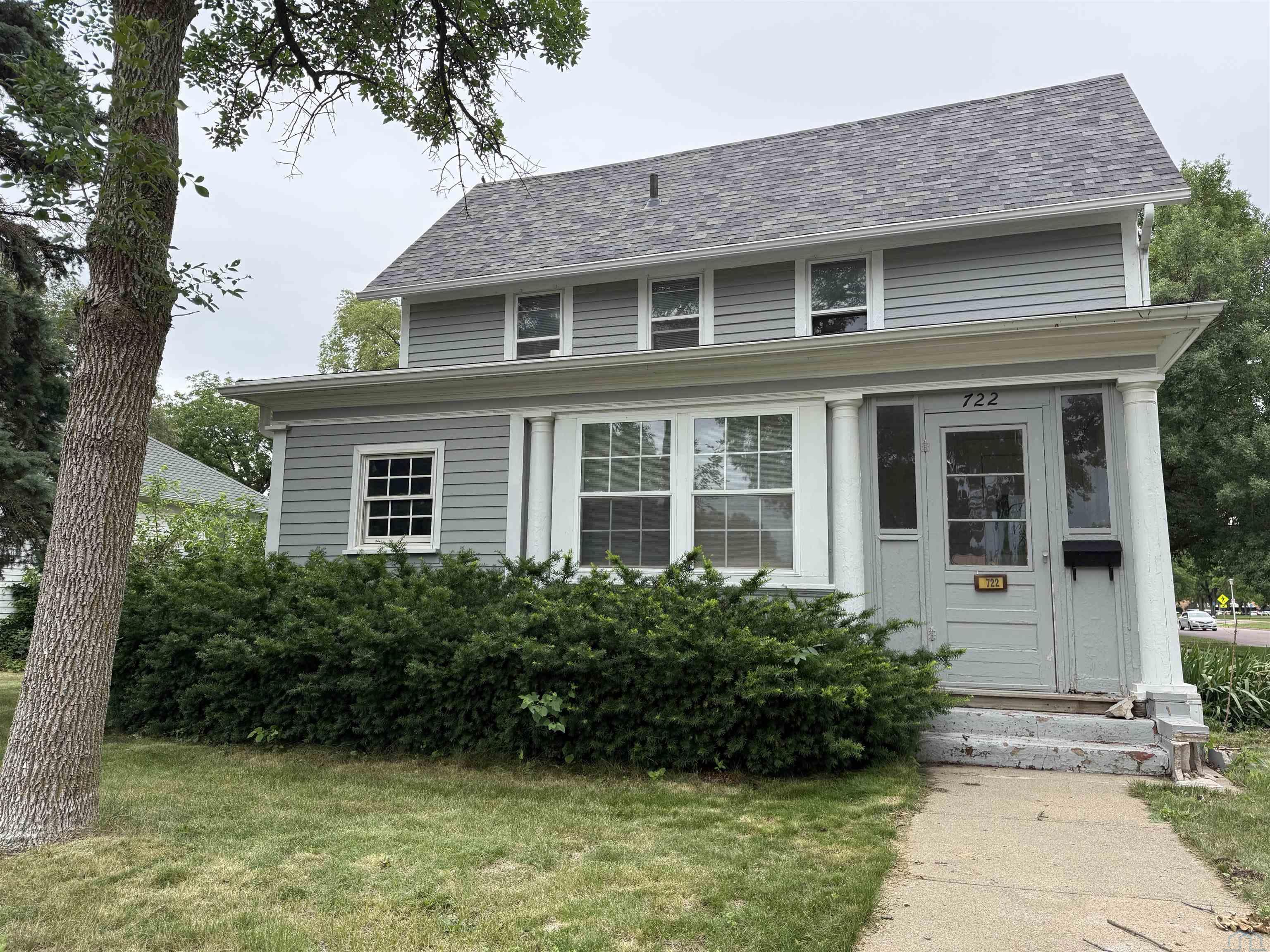 722 Main Street E, Vermillion, SD 57069 