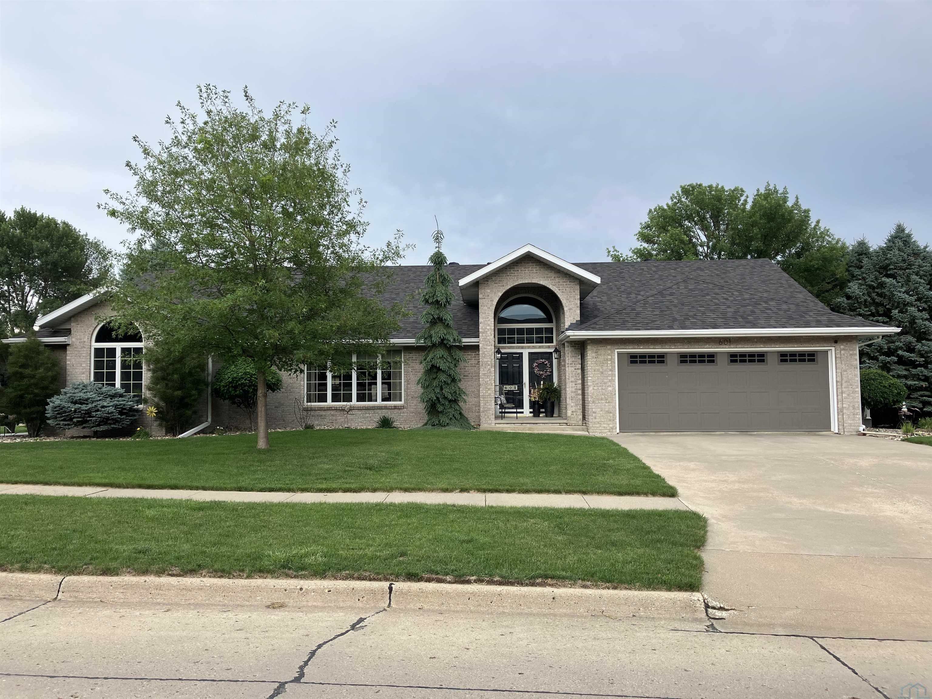 601 Lincoln Ave SE						  						 , Orange City						 , IA						  51041-1646						  