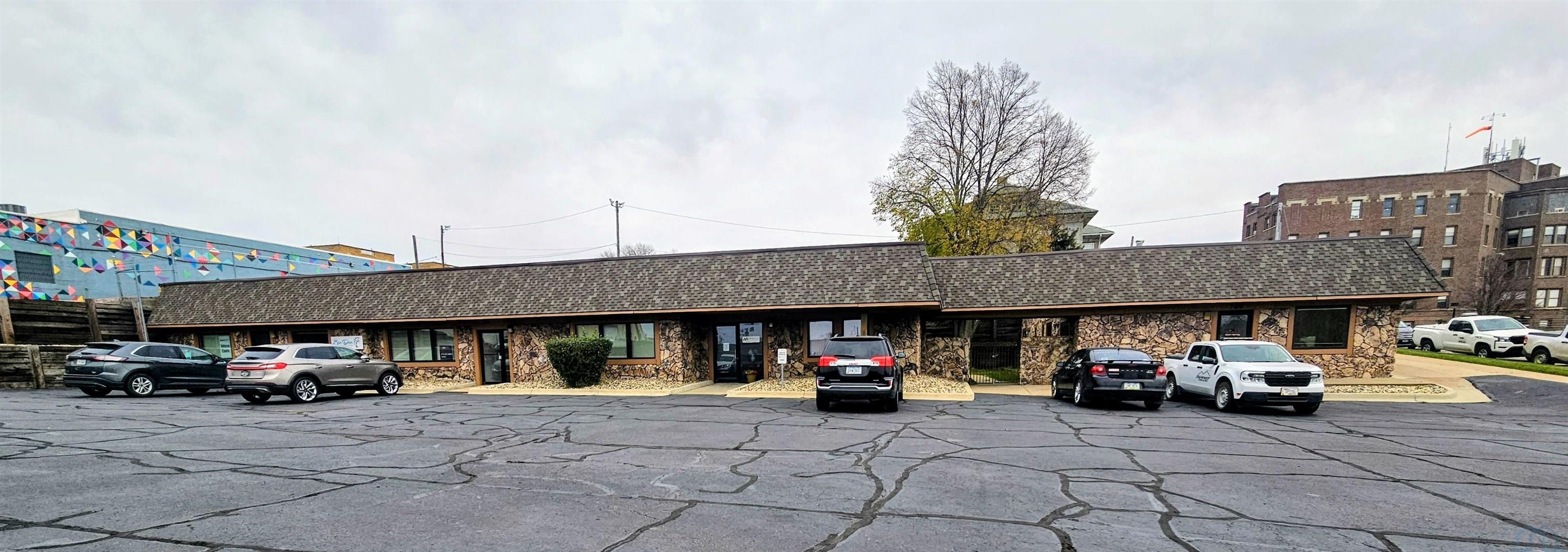704 Jackson St., Sioux City, IA 51105 