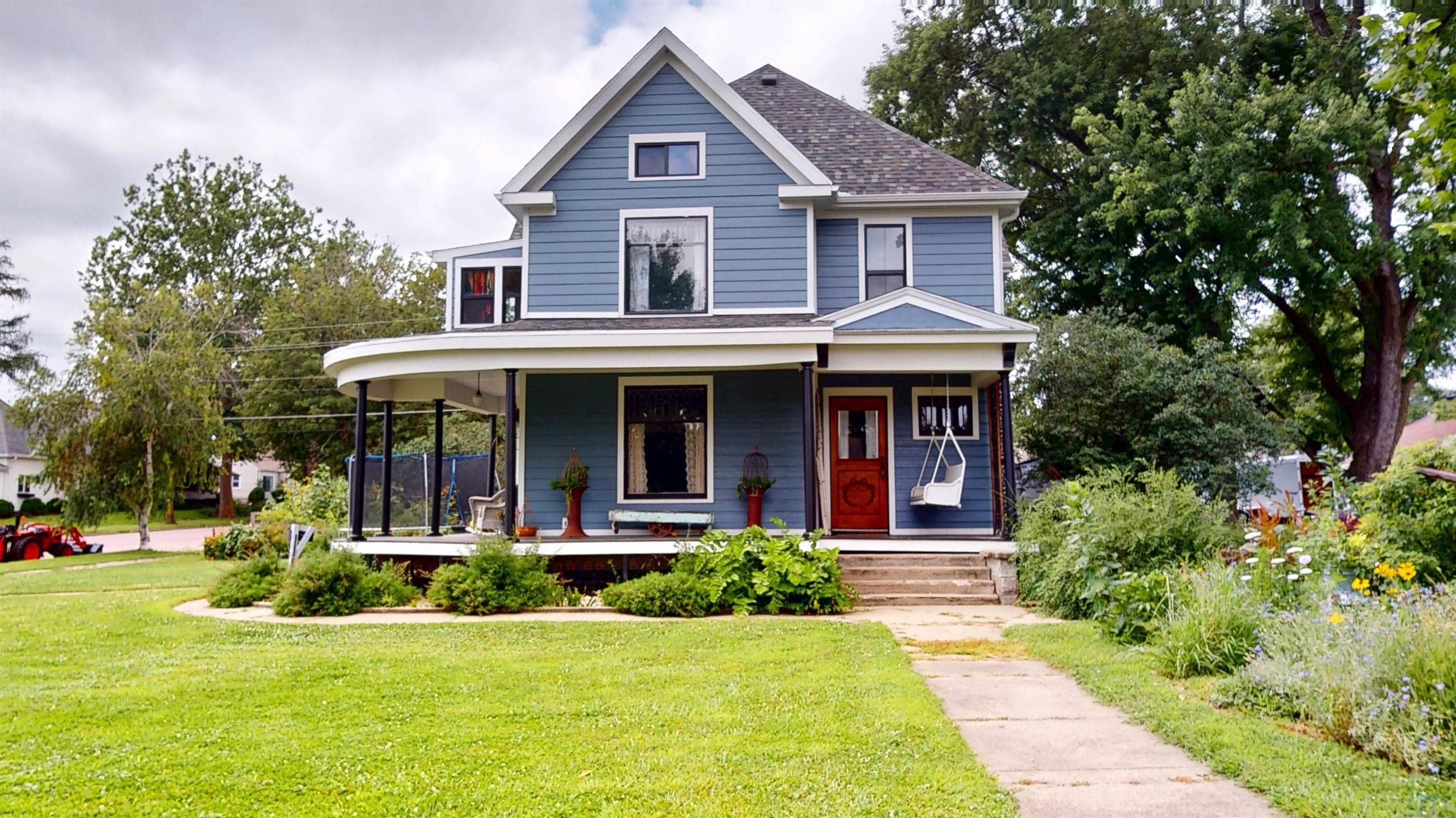 1104 CEDAR ST W, Cherokee, IA 51012 