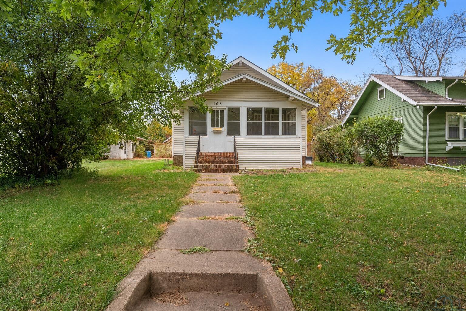 103 Pine N, Vermillion, SD 57069 