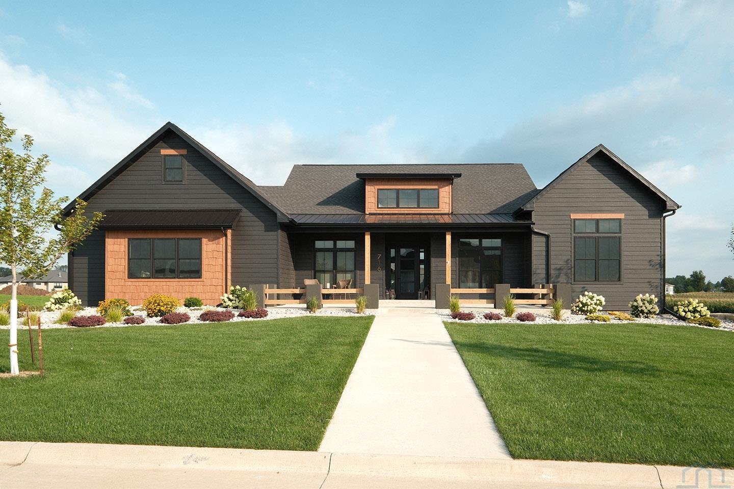 716 18th Street SE						  						 , Sioux Center						 , IA						  51250						  