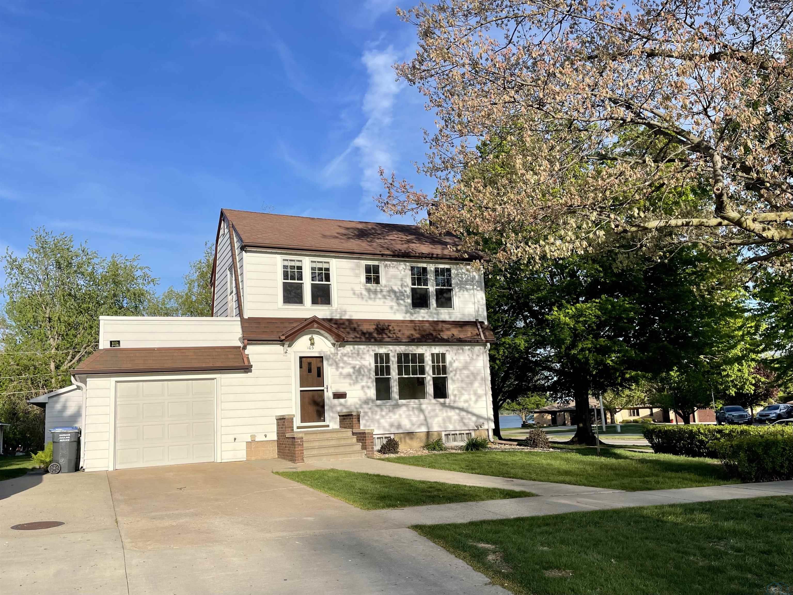 103 Hudson, Storm Lake, IA 50588 