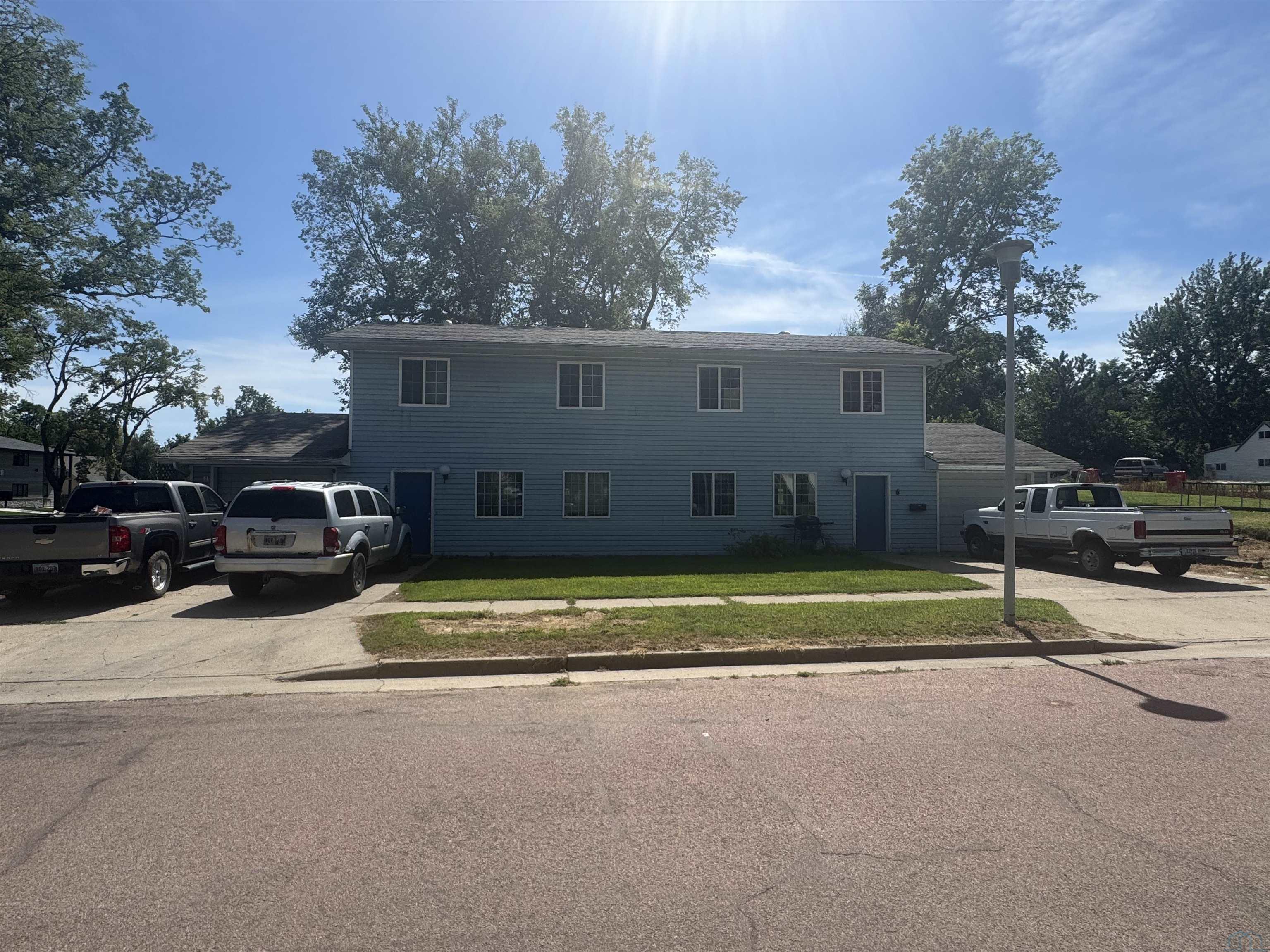 4 Clark W, Vermillion, SD 57069 