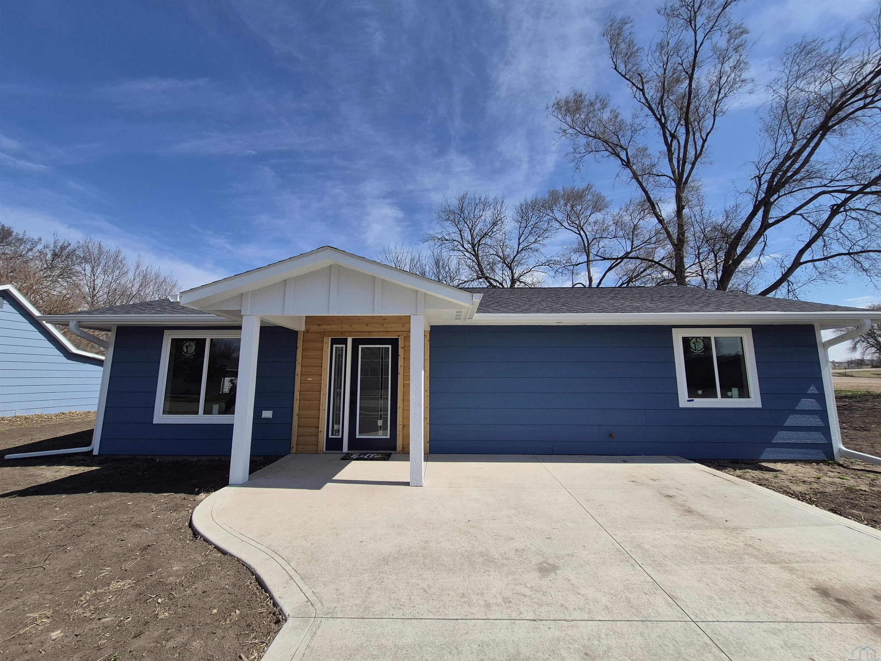 640 4th St S, Akron, IA 51001 