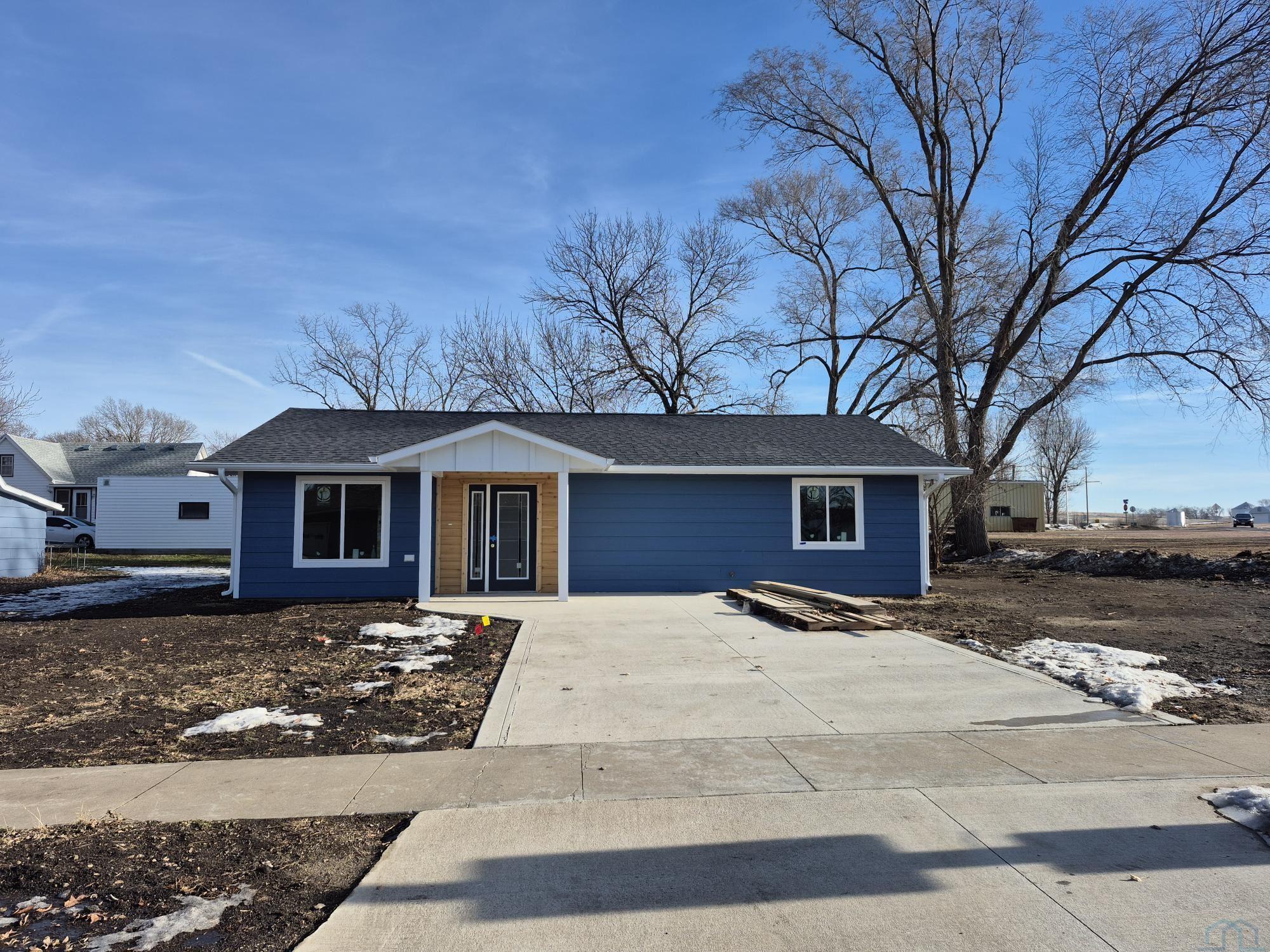 640 4th St S, Akron, IA 51001 