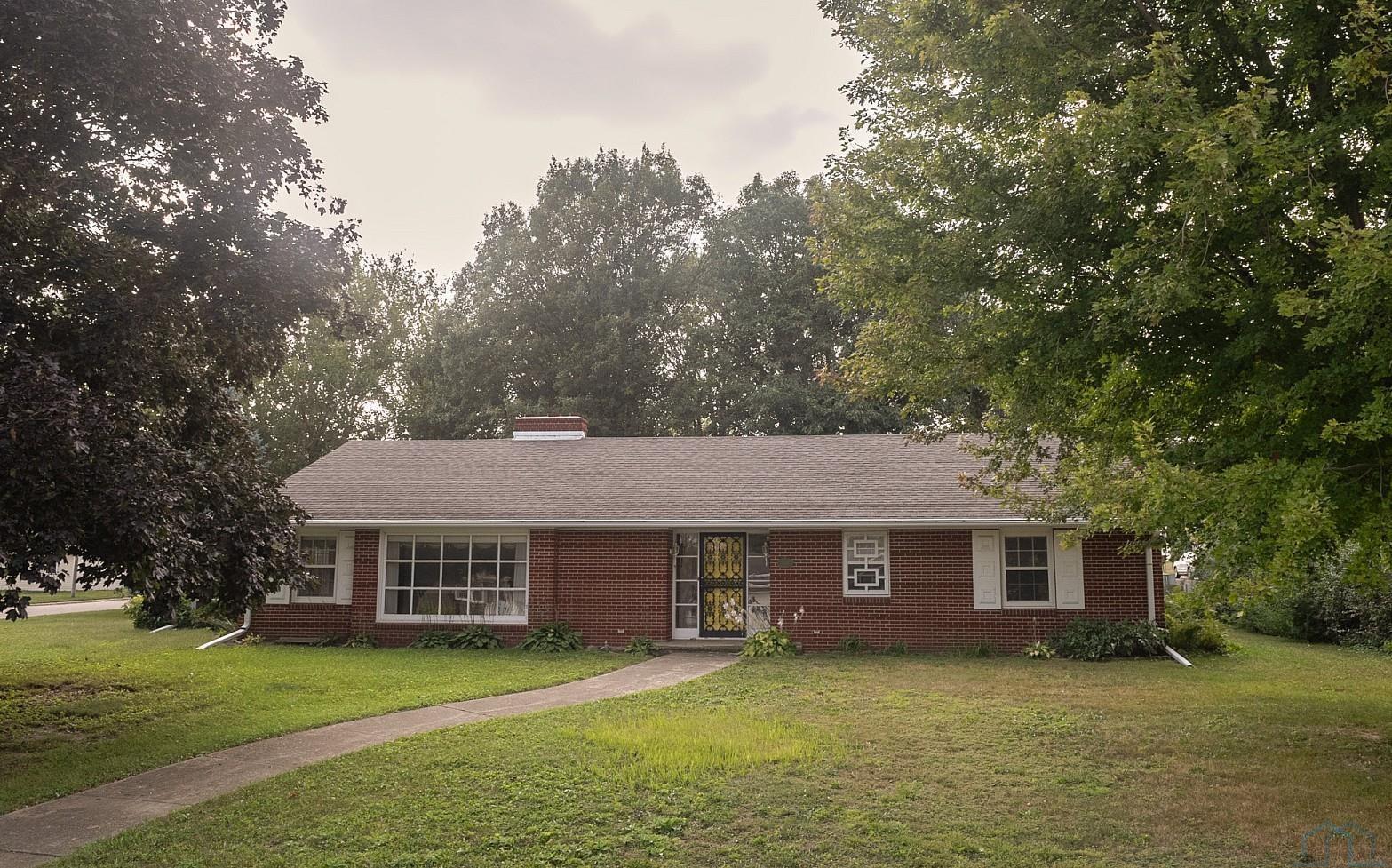 606 CONCORD AVE NE, Orange City, IA 51041 