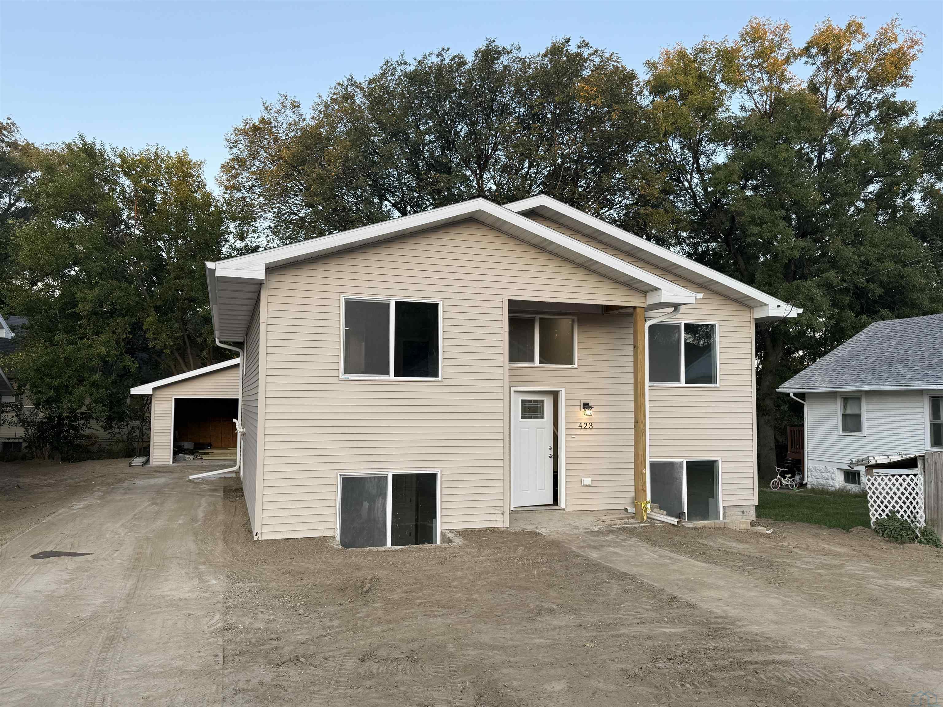 423 S Rustin, Sioux City, IA 51106 