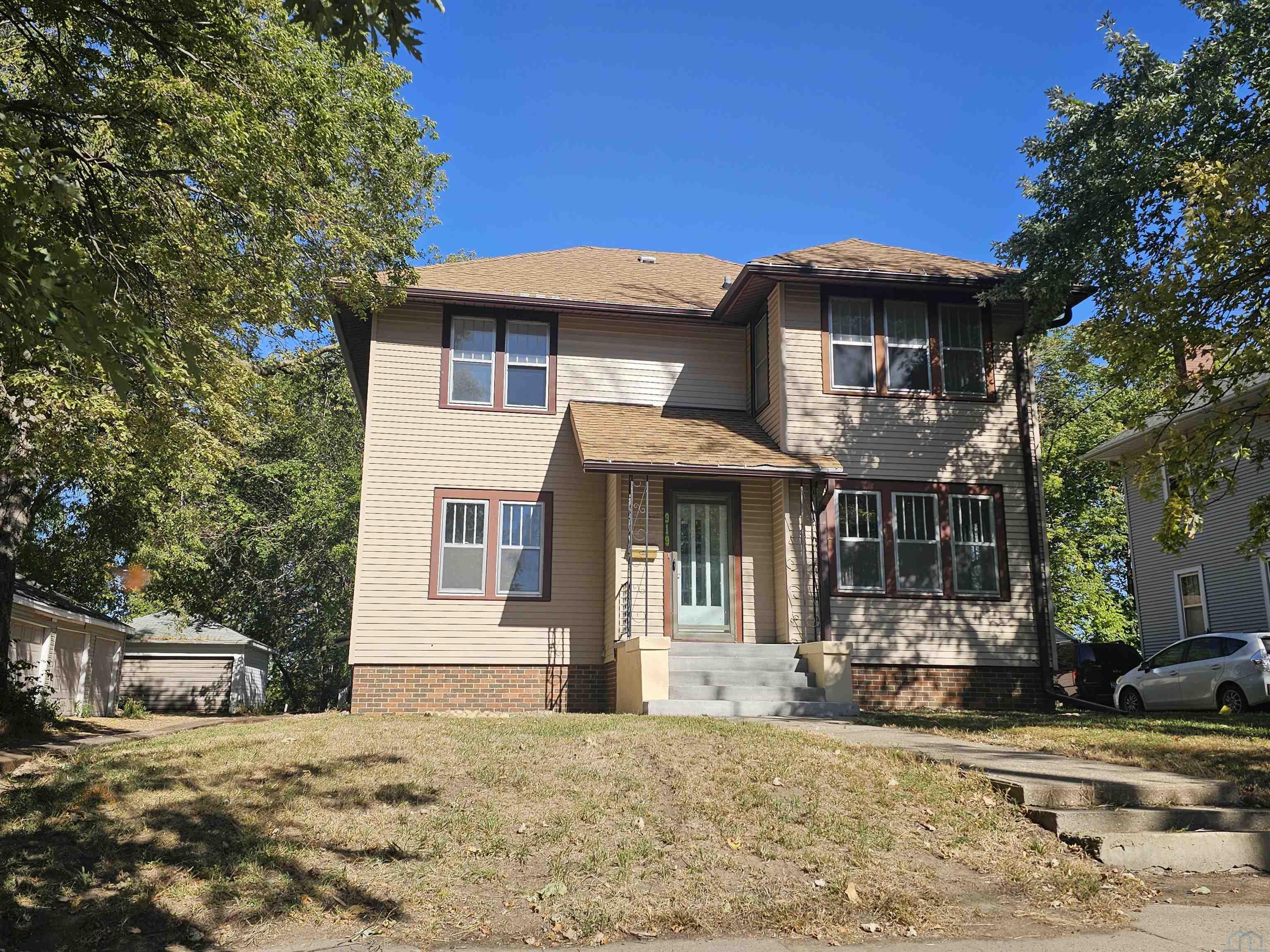 919 28th Street, Sioux City, IA 51104 