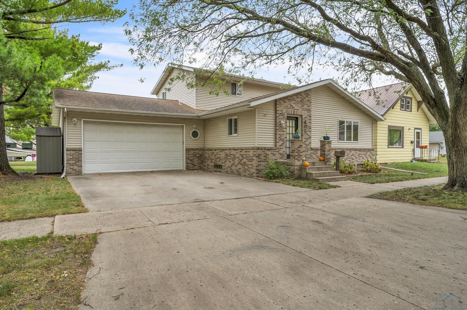 405 8th Avenue, Sibley, IA 51249 